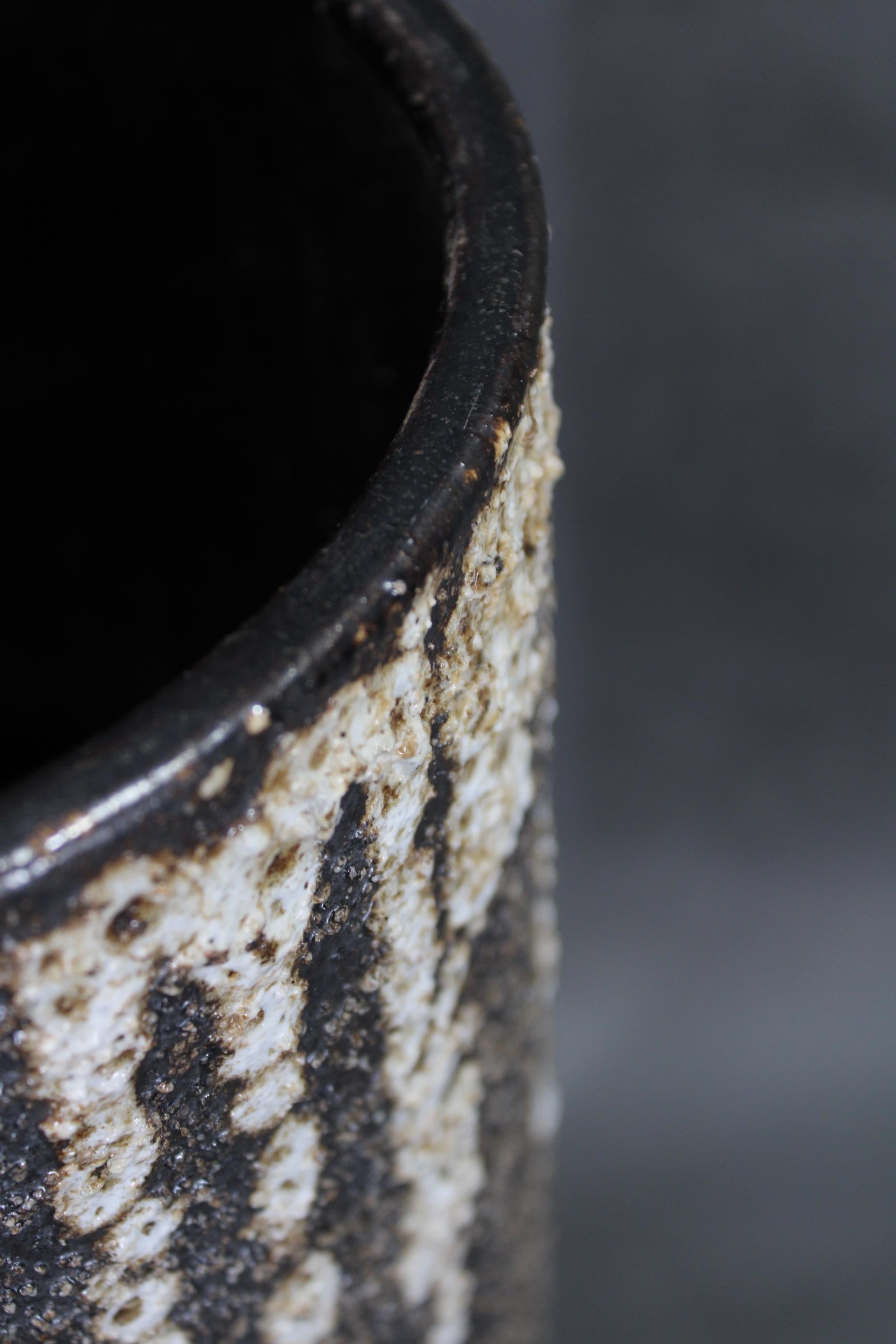 Brutalist European Ceramic Vase with Textured Lava Surface, 1970s in vendita 2