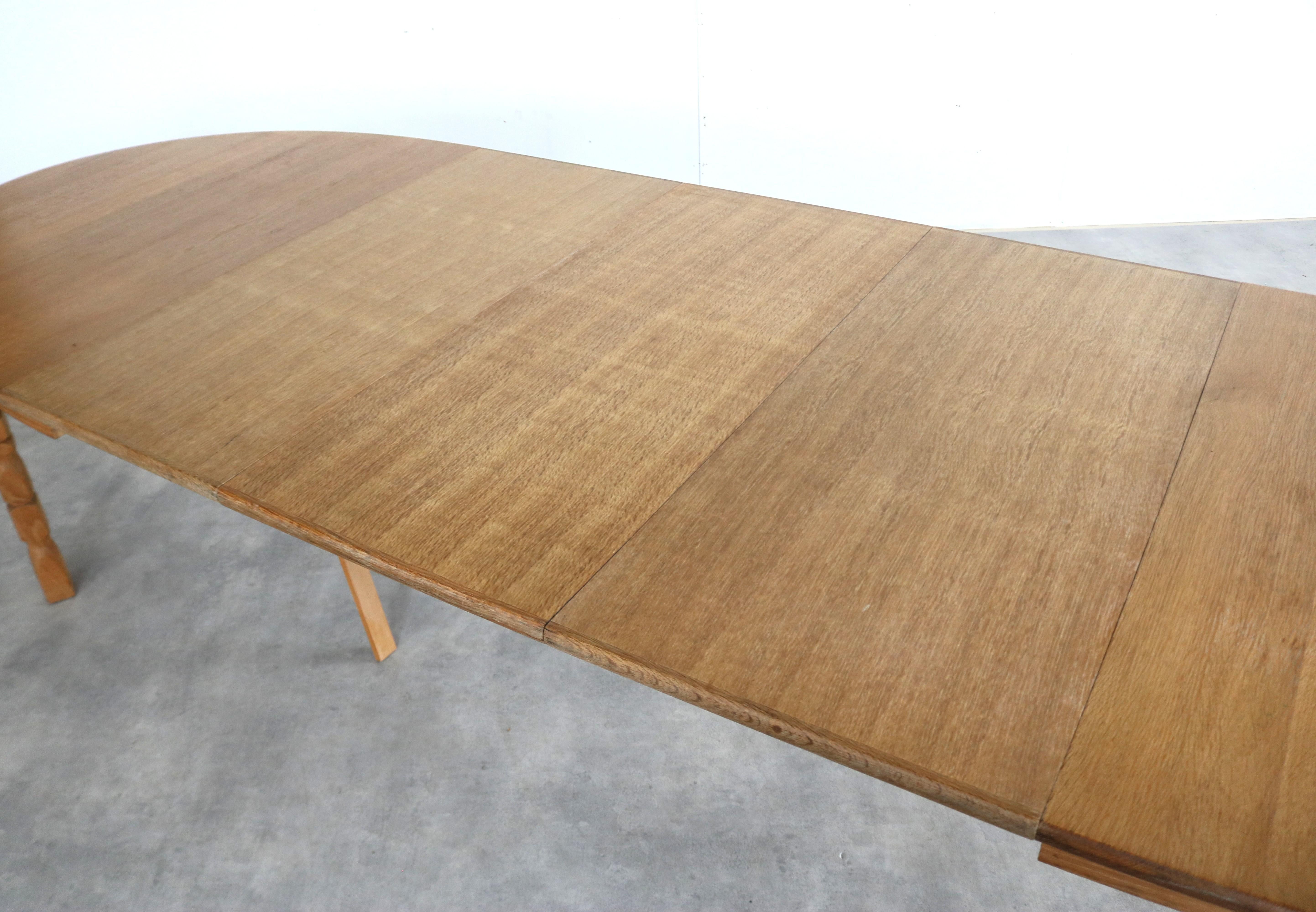 brutalist ausziehbarer eiche esstisch im Angebot 5