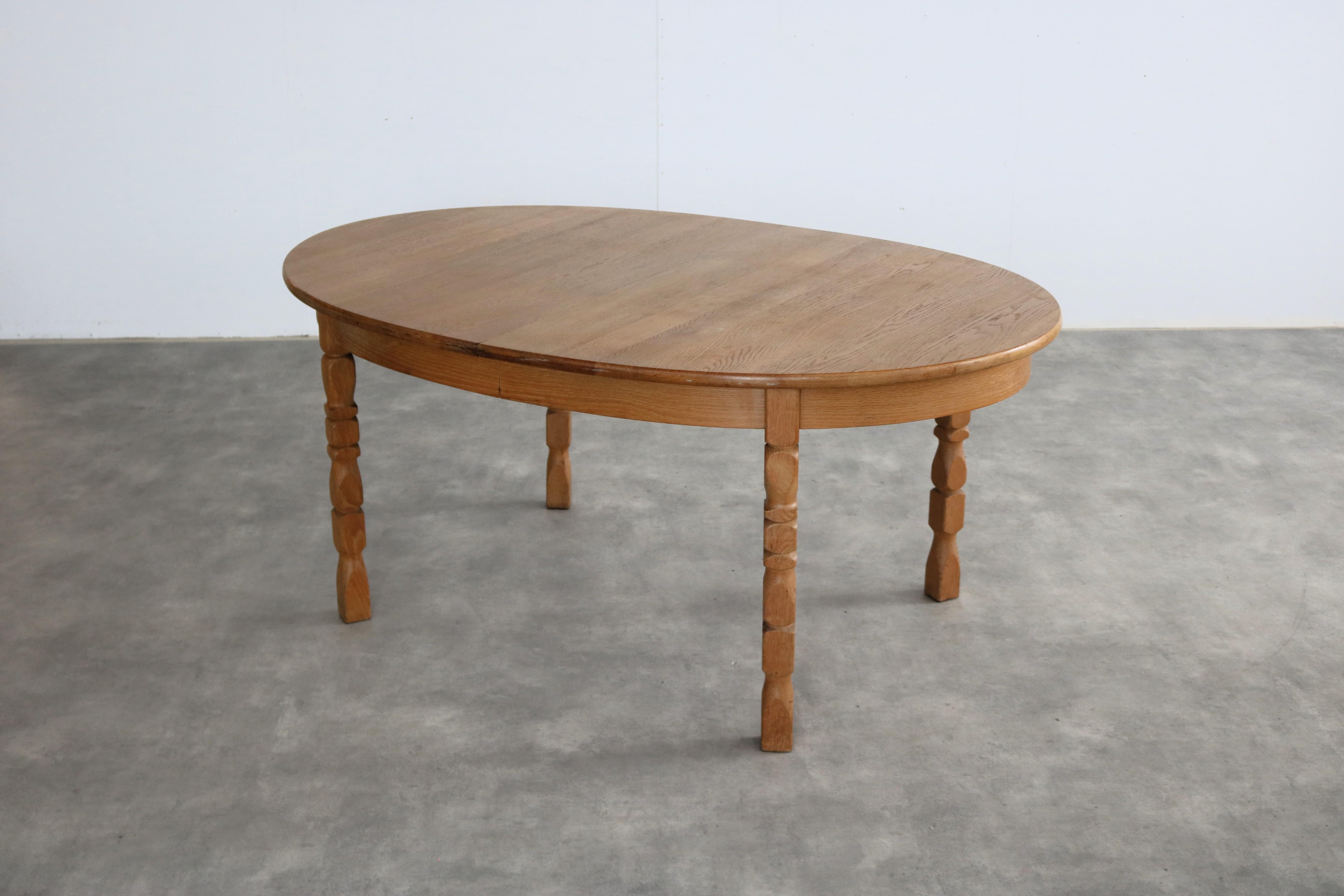 brutalist ausziehbarer eiche esstisch (Dänisch) im Angebot