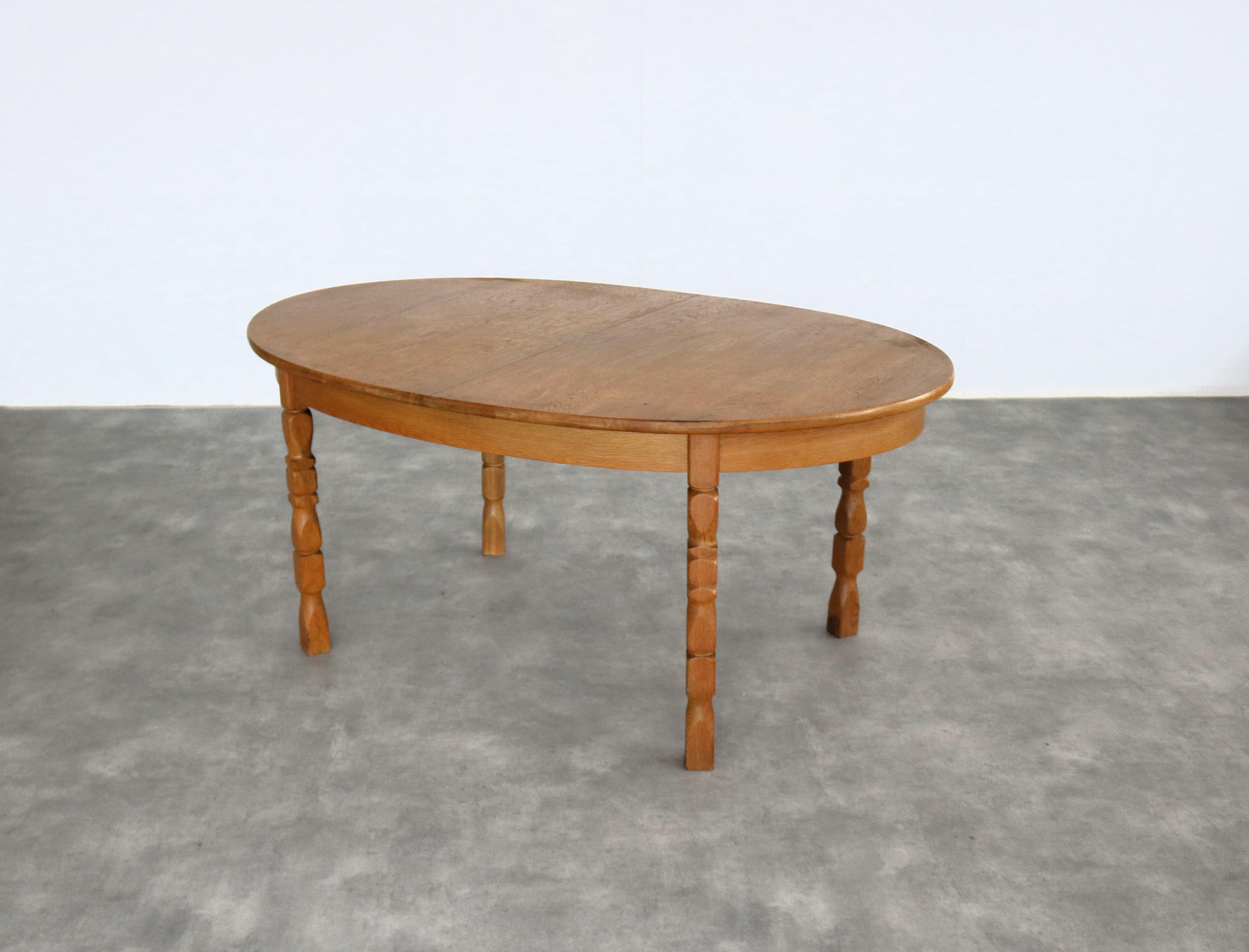 brutalist extendable oak dining table For Sale 2