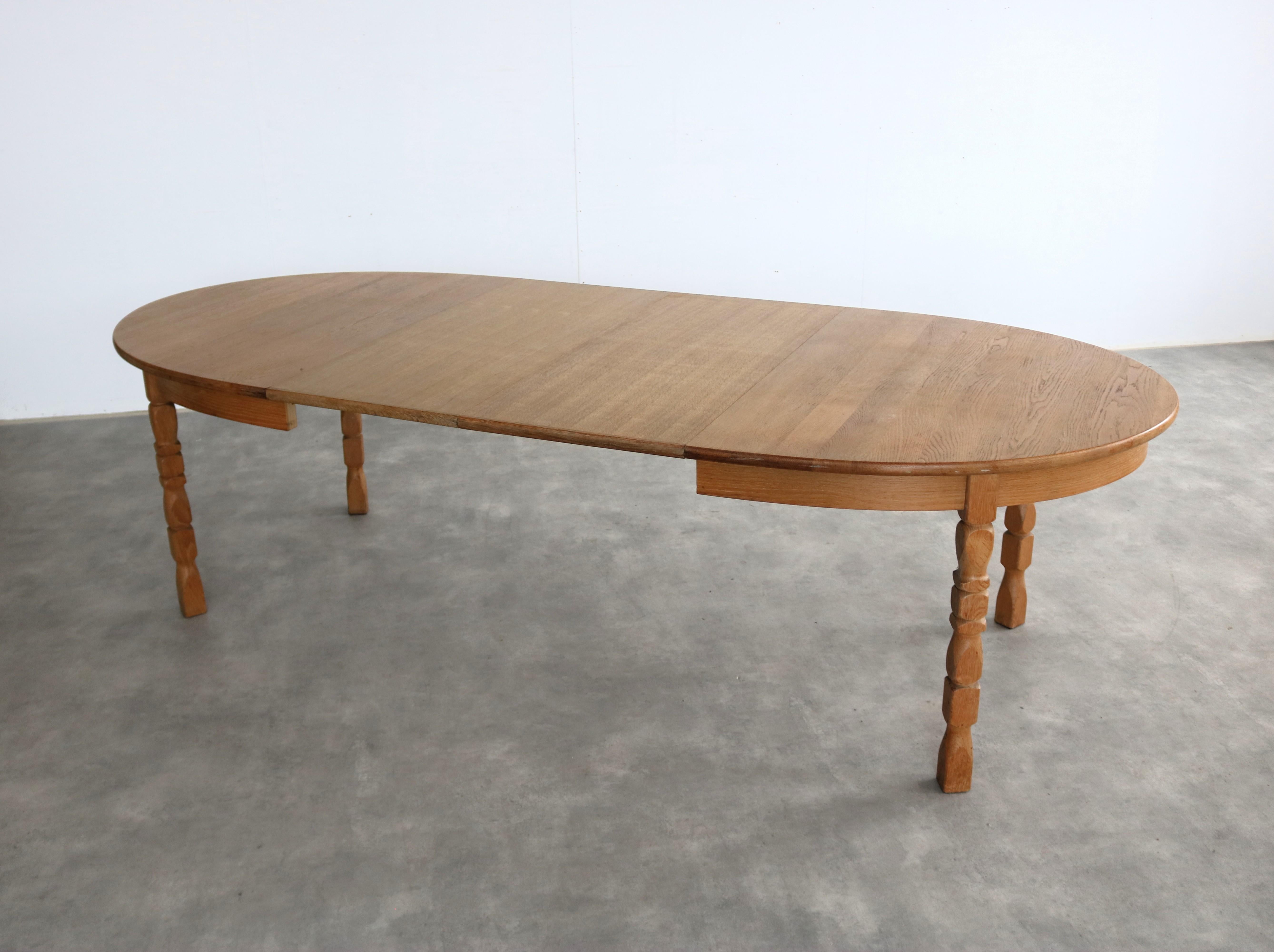 brutalist ausziehbarer eiche esstisch im Angebot 3