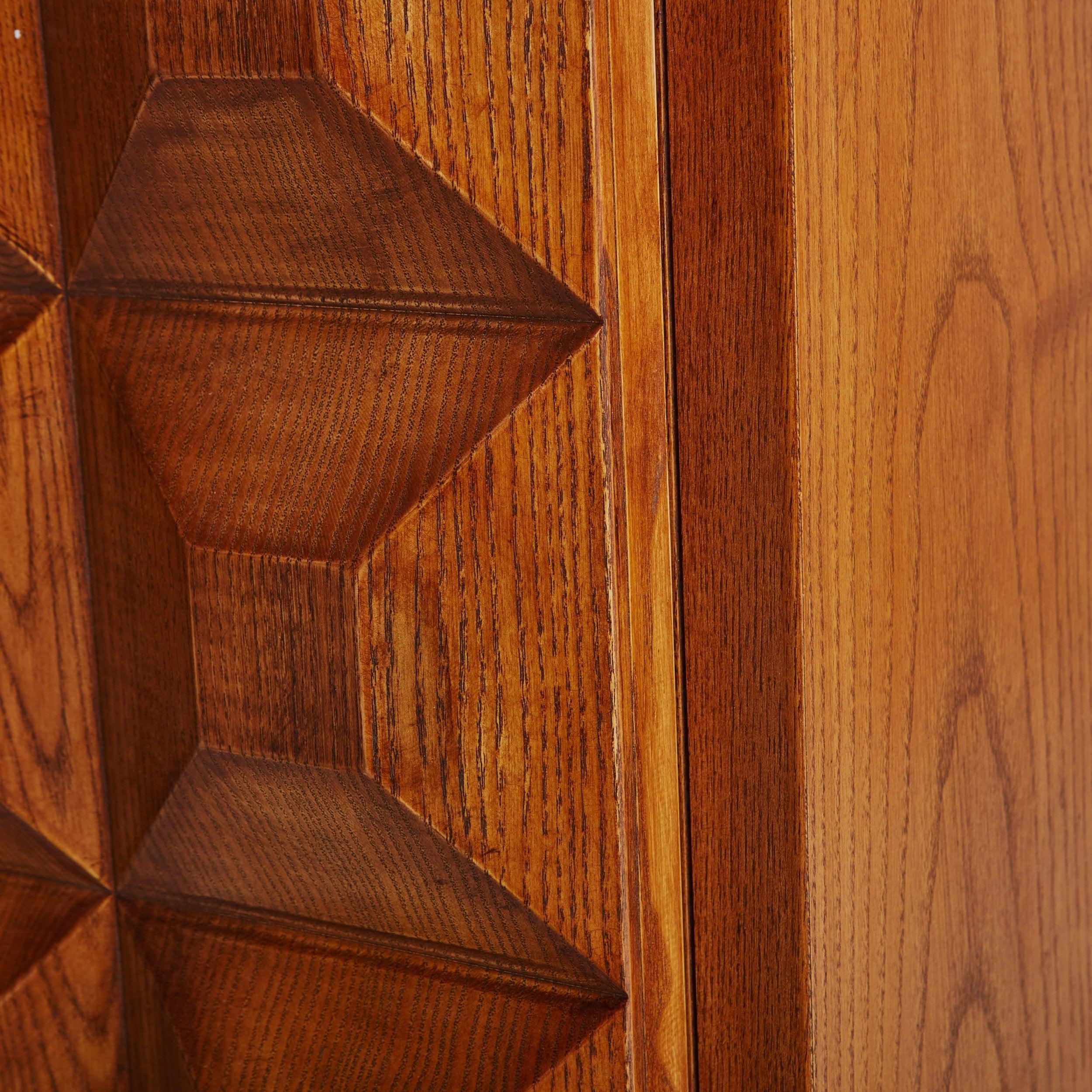 Brutalist Faceted Geometric Wood Cabinet with Travertine Top, Italy 20th Century For Sale 6