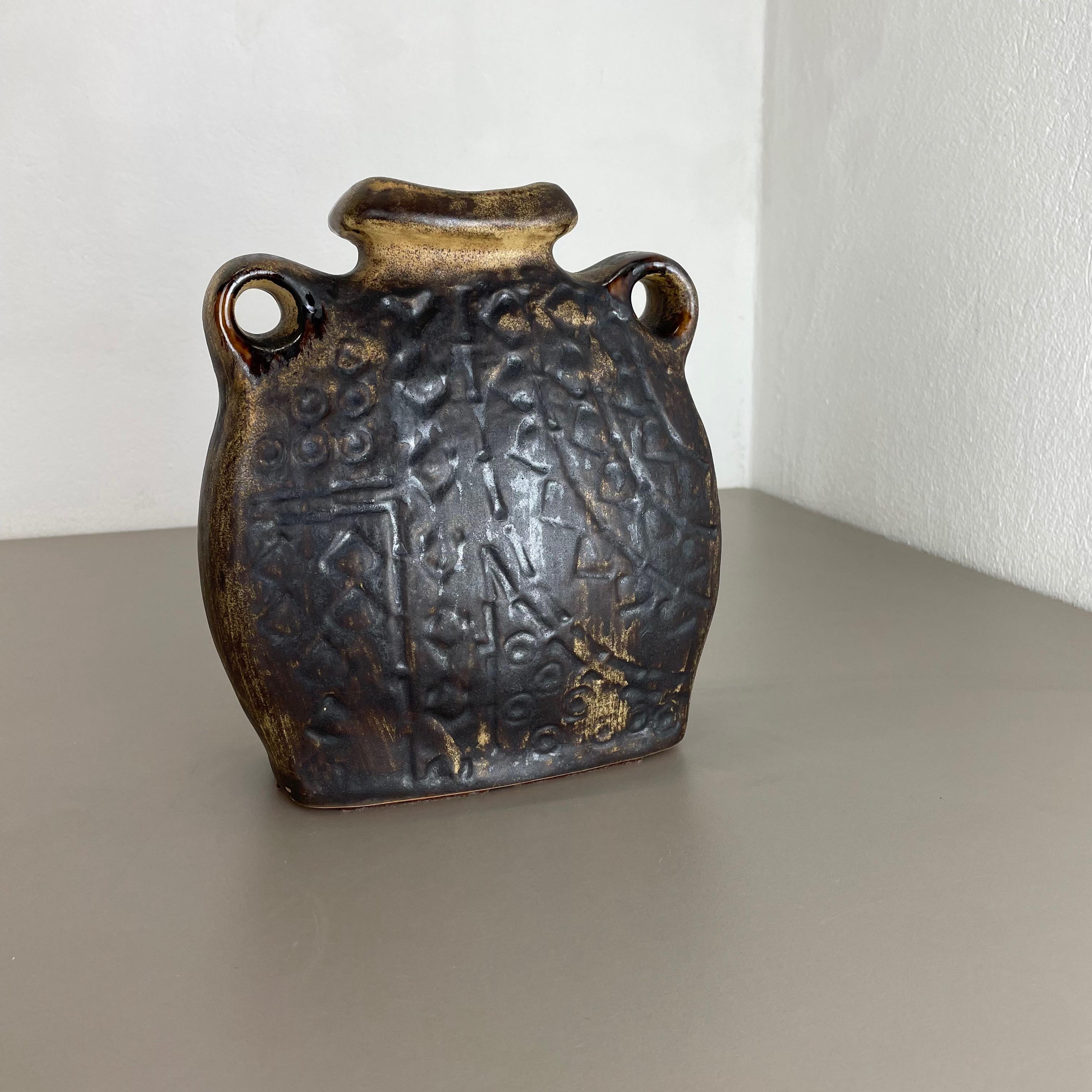 Brutalistische fette Lava-Keramikvase Heinz Siery Carstens Tönnieshof, Deutschland, 1970er Jahre (Moderne der Mitte des Jahrhunderts) im Angebot