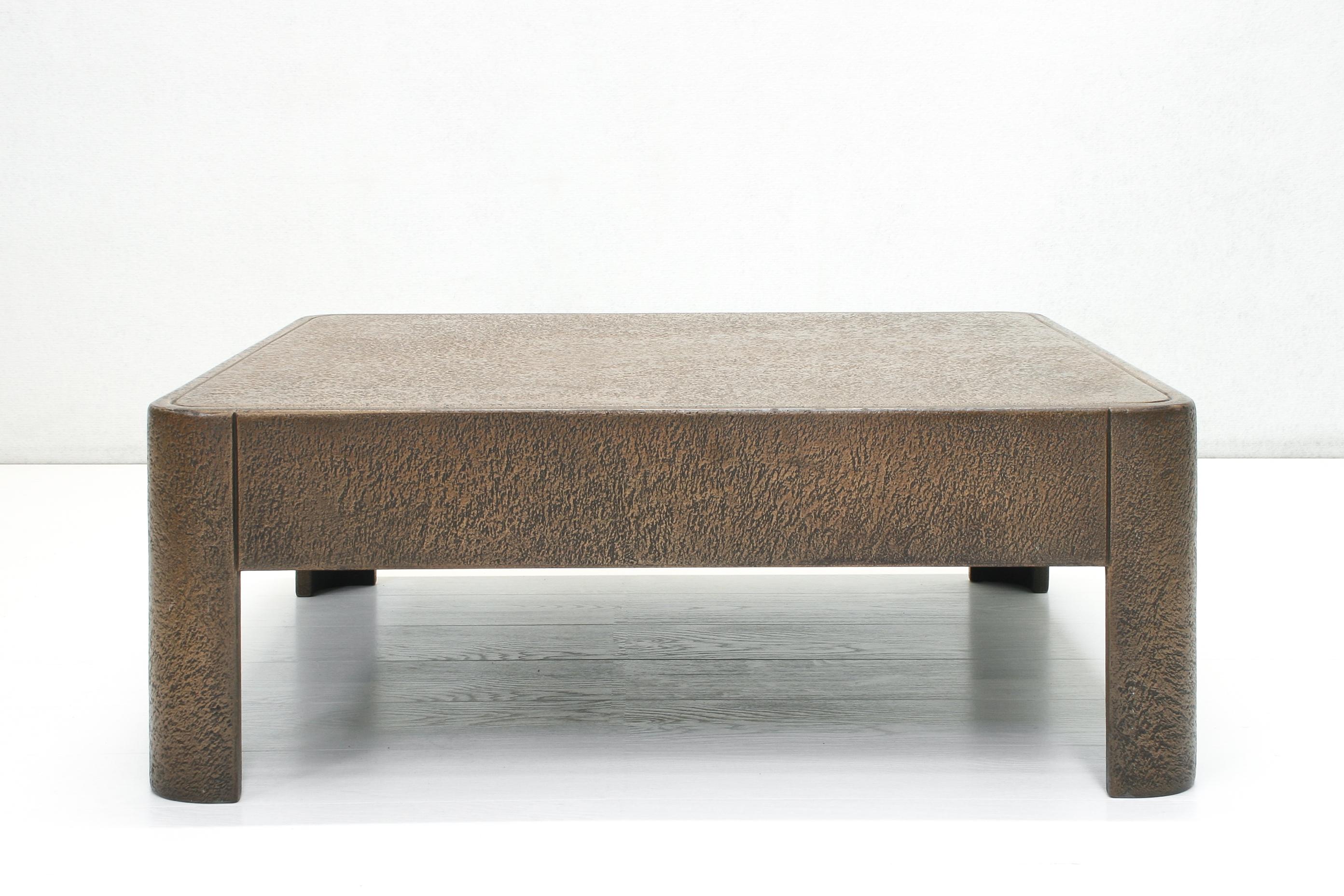 Brutalist Faux Bronze Square Coffee Table, 1960s In Good Condition For Sale In Izegem, VWV