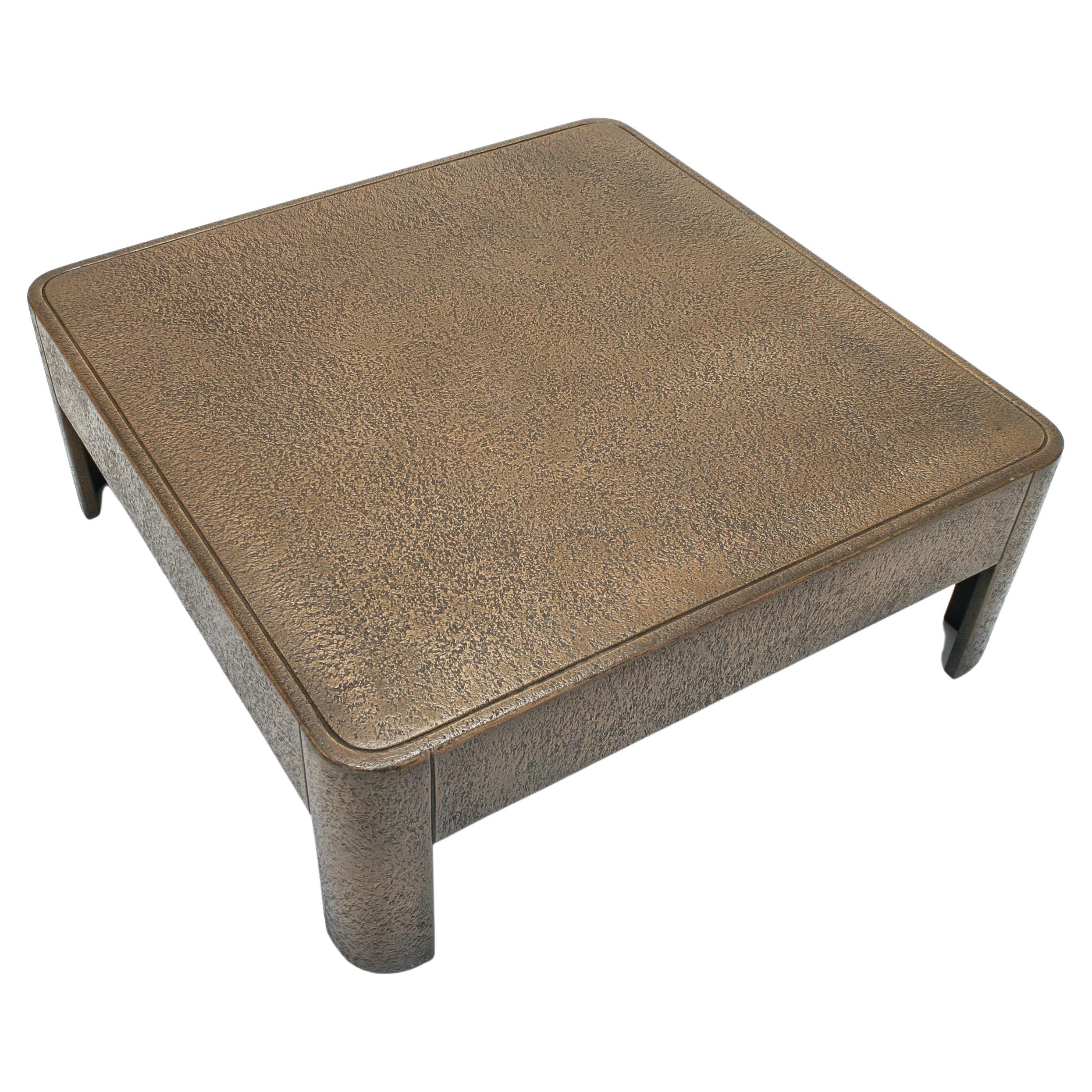 Table basse carrée brutaliste en faux bronze, années 1960