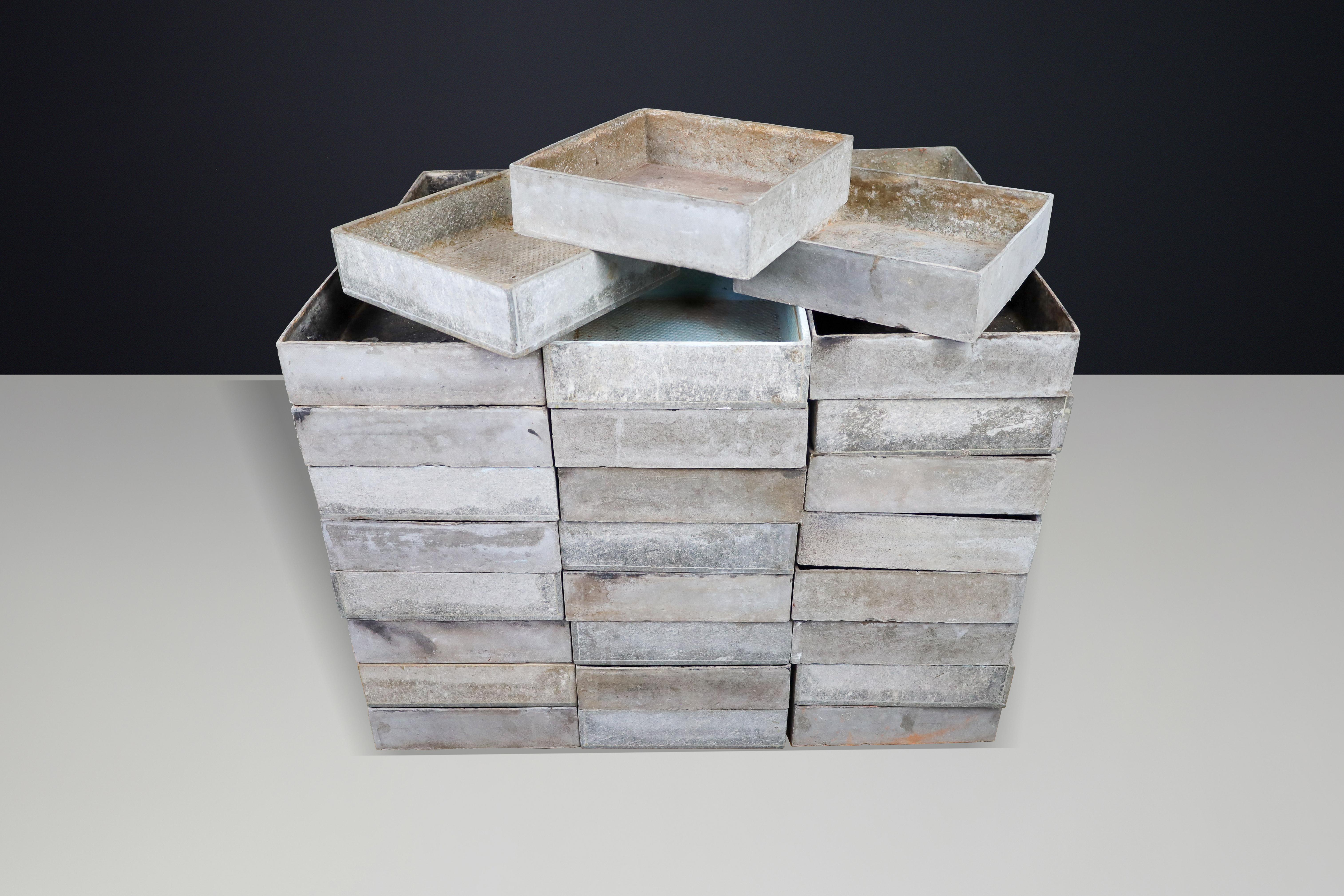 Jardinières carrées brutalistes en fibres-ciment, Suisse, années 1970, style Willy Guhl en vente 1