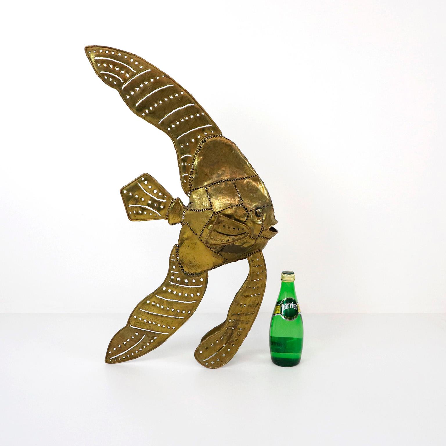 Brutalist Fish sculpture made in Brass. In Good Condition For Sale In Mexico City, CDMX
