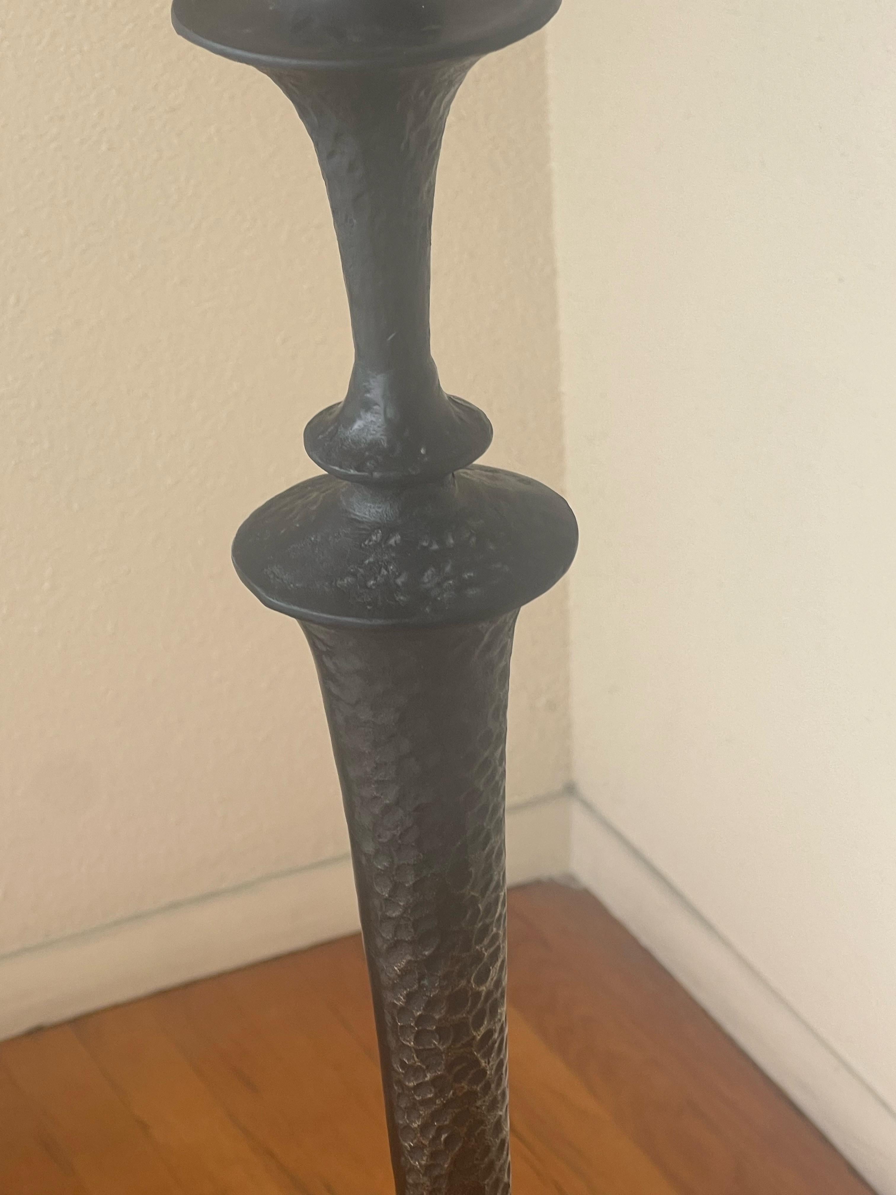Brutalist Floor Lamp in Hammered Bronze with a Verdigris Finish For Sale 2
