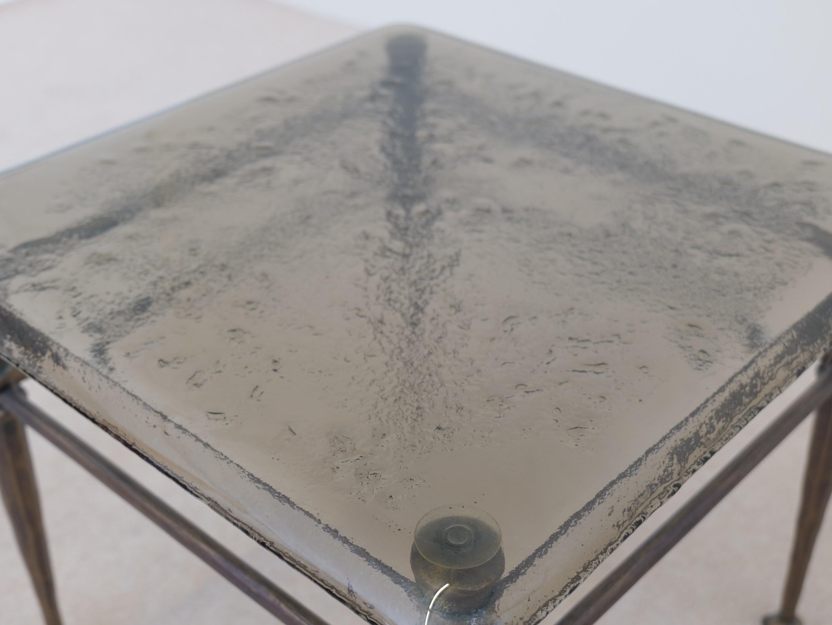 mesa cuadrada de forja brutalista al estilo de Lothar Klute finales del siglo XX en venta