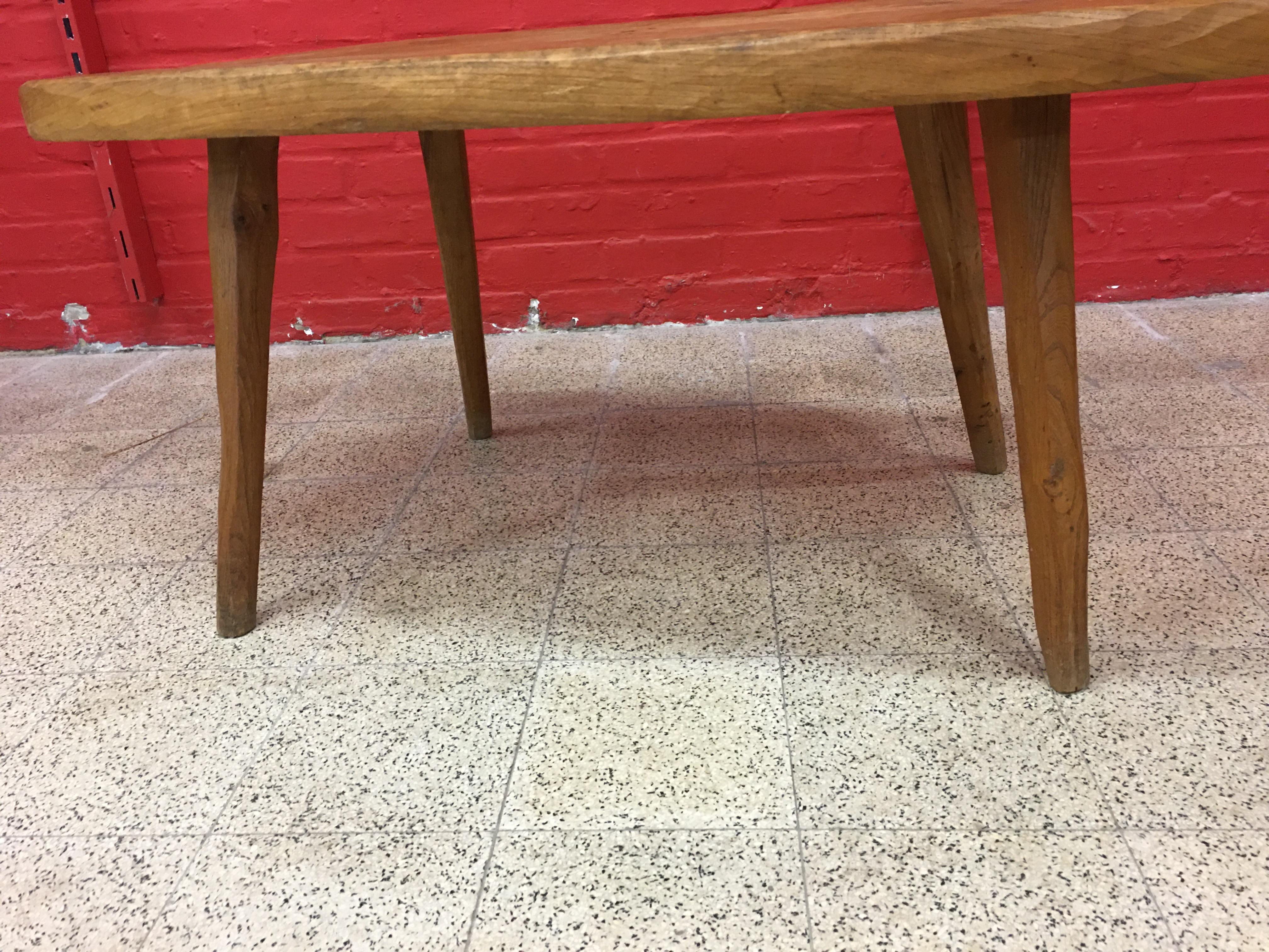 Milieu du XXe siècle Table basse brutale de forme libre en orme massif:: circa 1950-1960 en vente