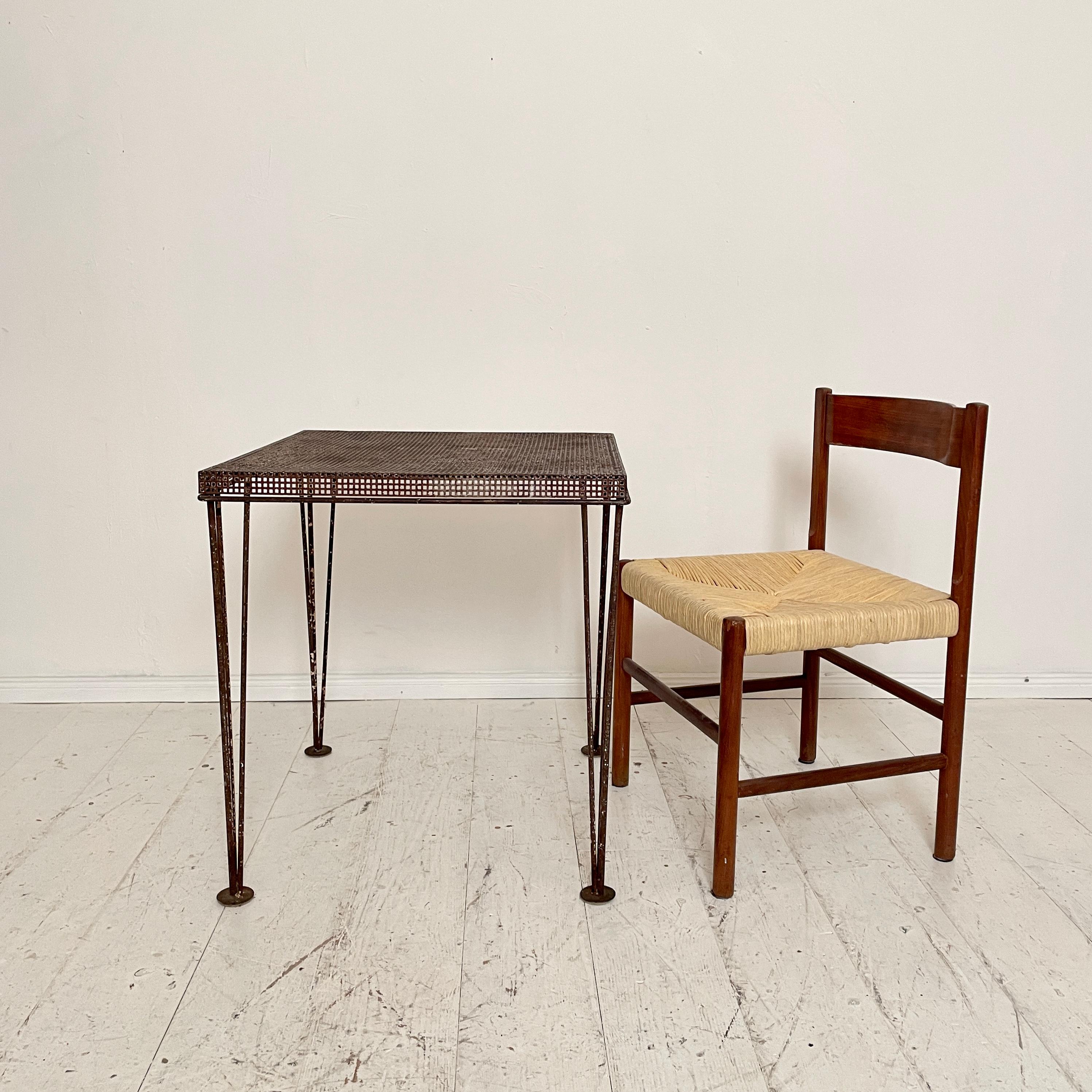Brutalist French Dark Grey Side Table in Iron, 1960 For Sale 2