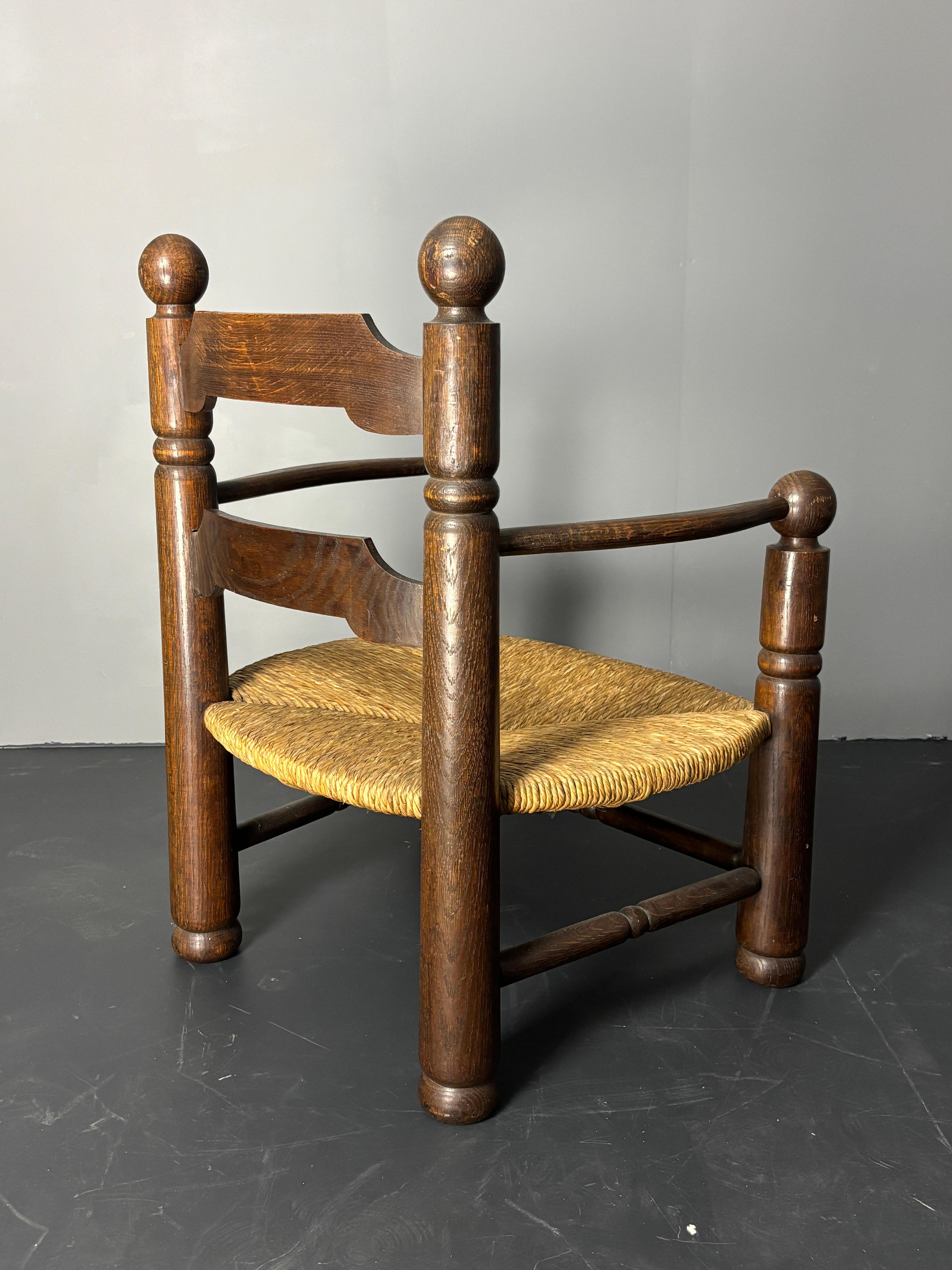 Fauteuil d'appoint en chêne jonc brutaliste français par Charles Dudouyt ca 1940s en vente 3