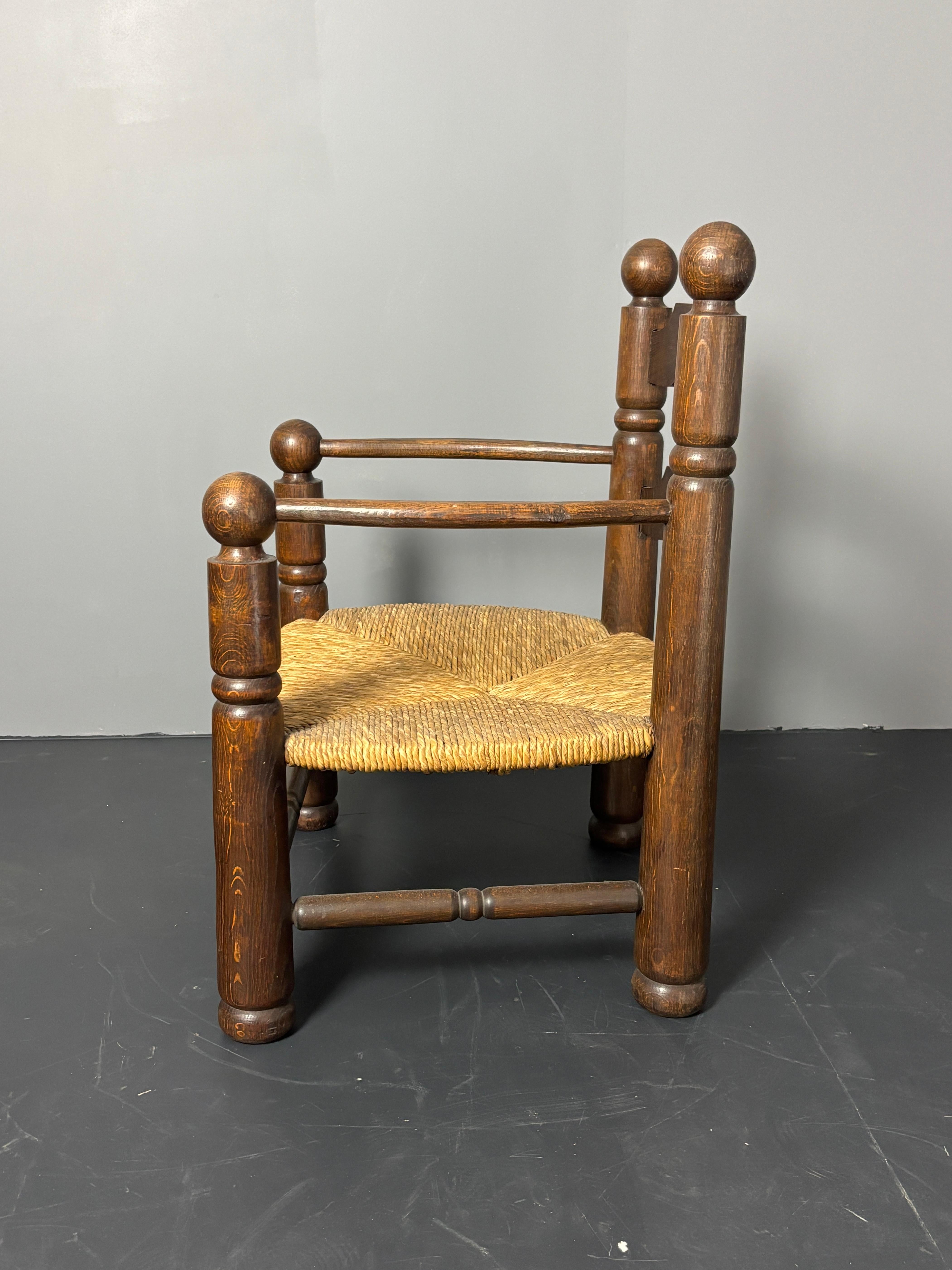 Fauteuil d'appoint en chêne jonc brutaliste français par Charles Dudouyt ca 1940s en vente 5