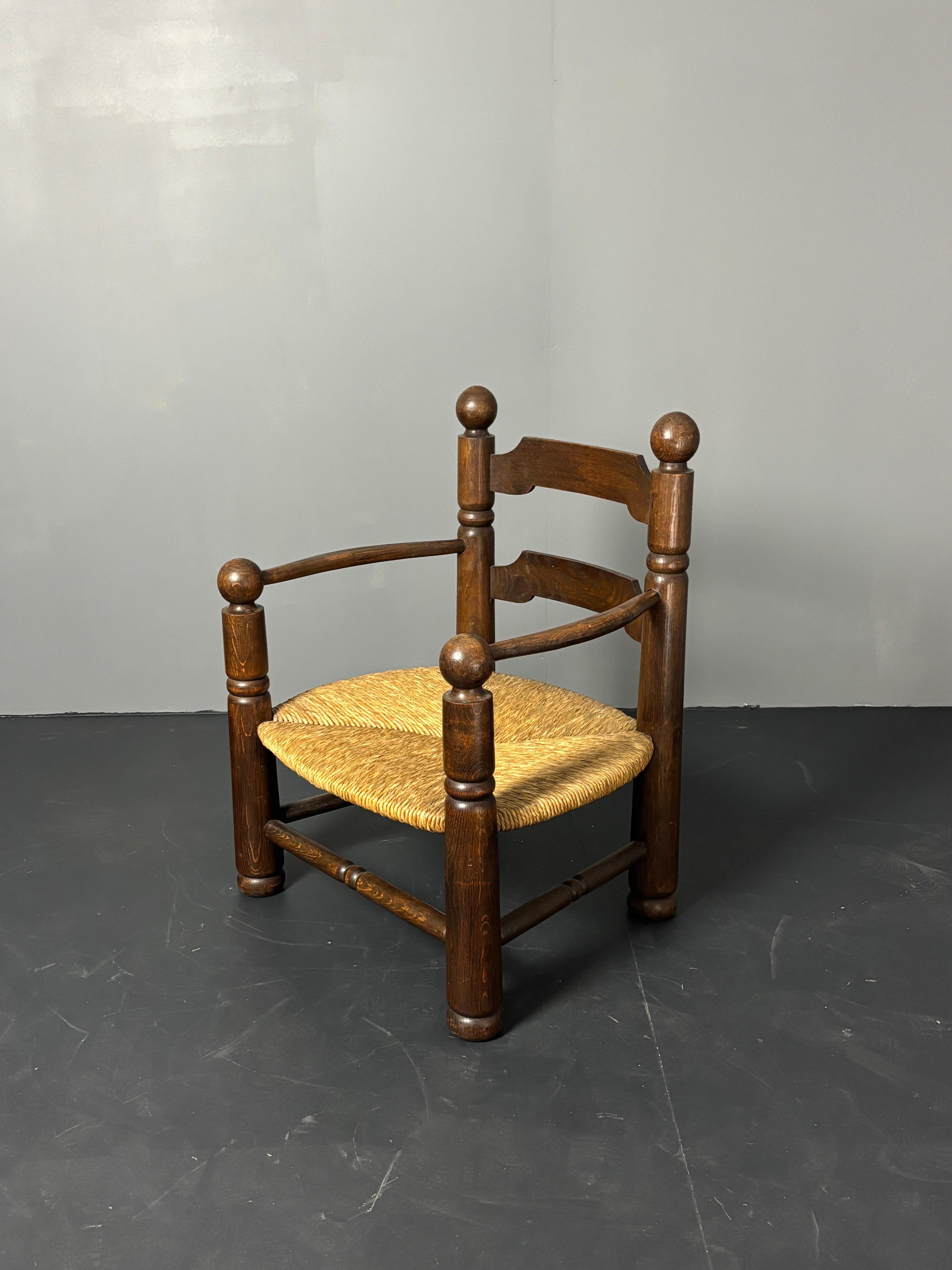 Art déco Fauteuil d'appoint en chêne jonc brutaliste français par Charles Dudouyt ca 1940s en vente