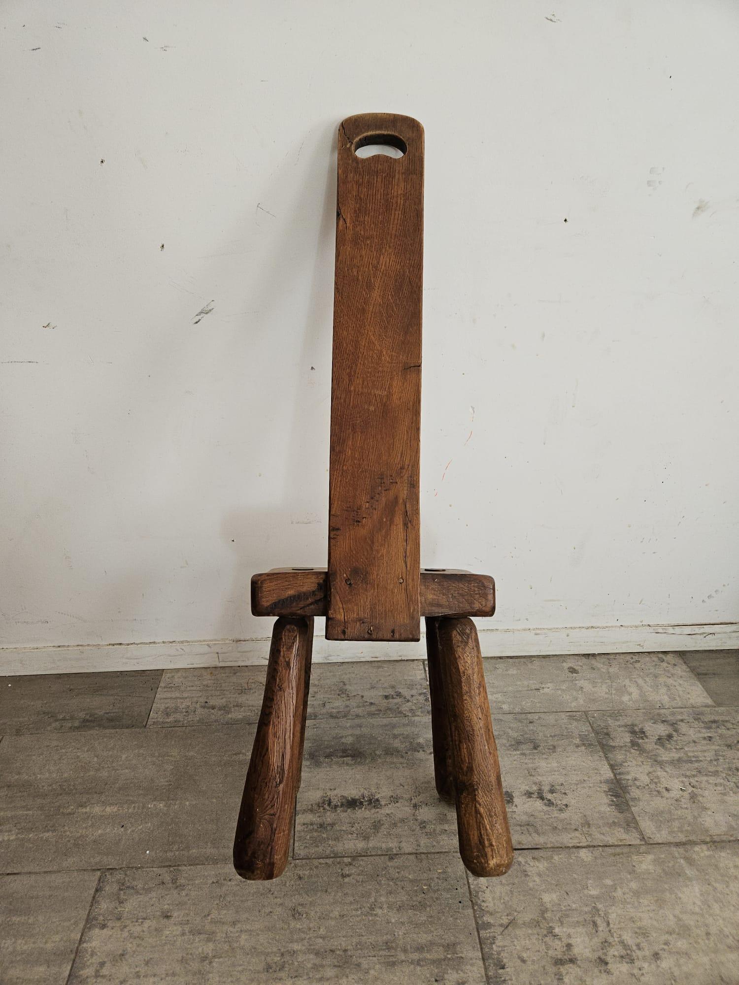Brutalistischer Beistellstuhl aus französischer Eiche roh (Französisch) im Angebot