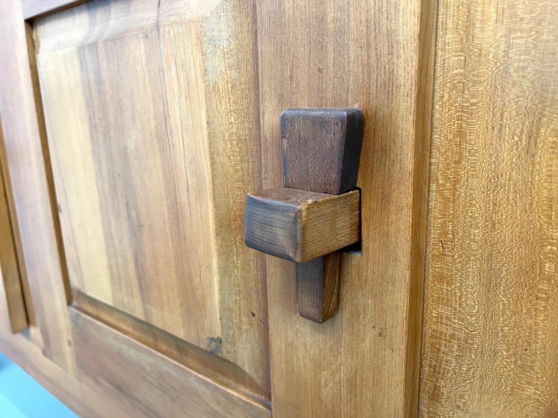 Brutalist french sideboard from the 1950s in solid elm For Sale 8