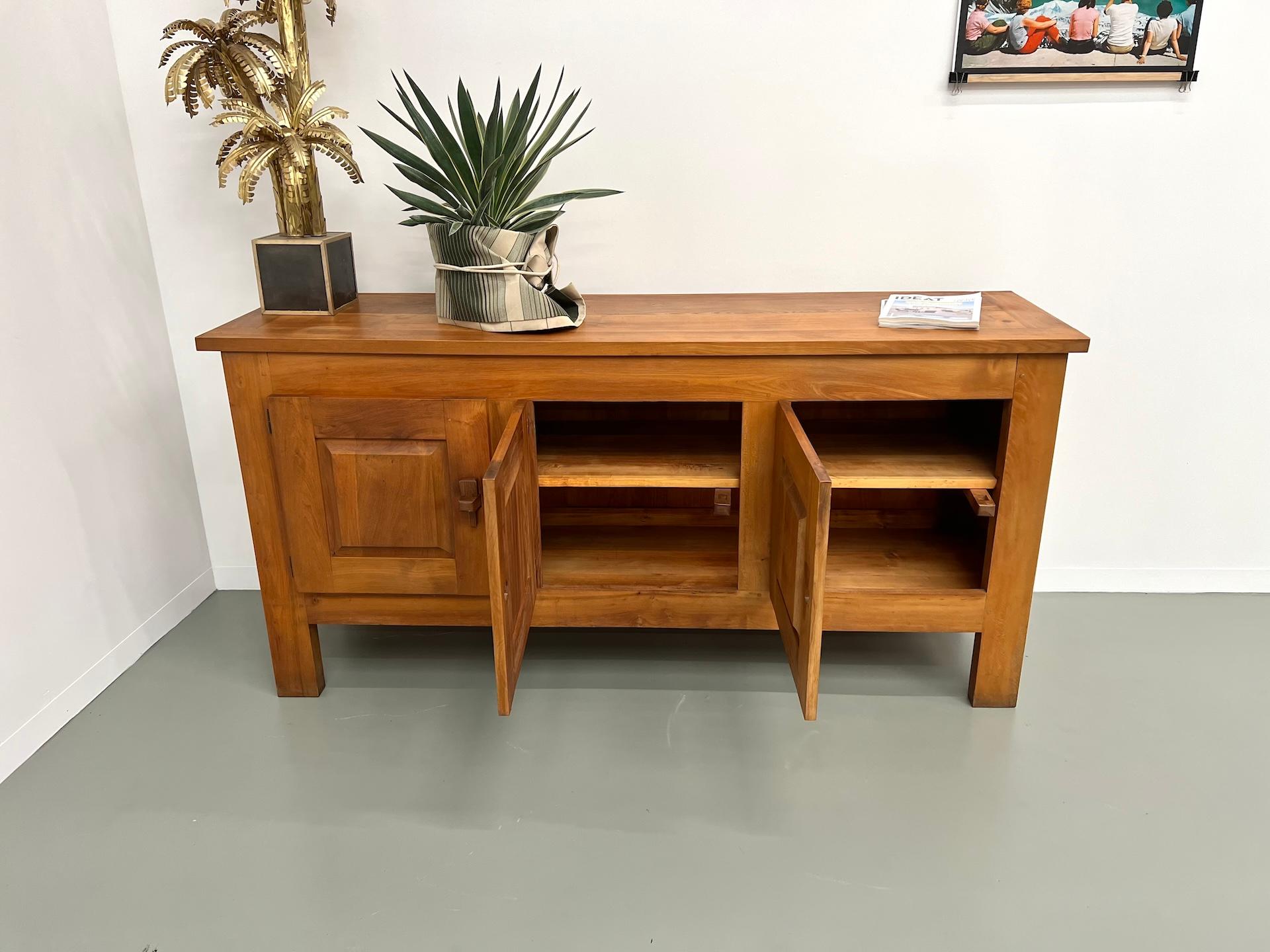 Brutalist french sideboard from the 1950s in solid elm For Sale 12