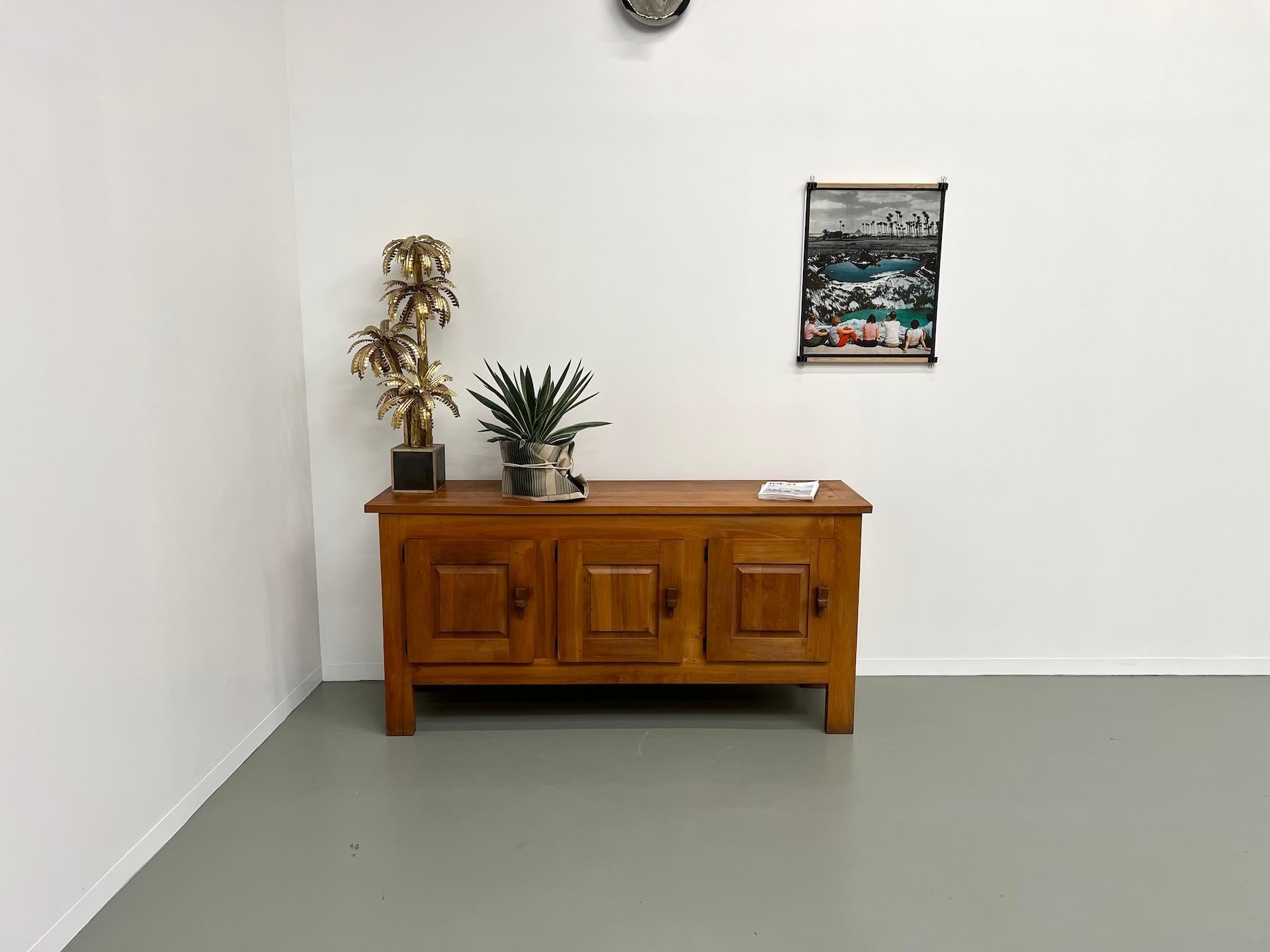 Mid-Century Modern Brutalist french sideboard from the 1950s in solid elm For Sale