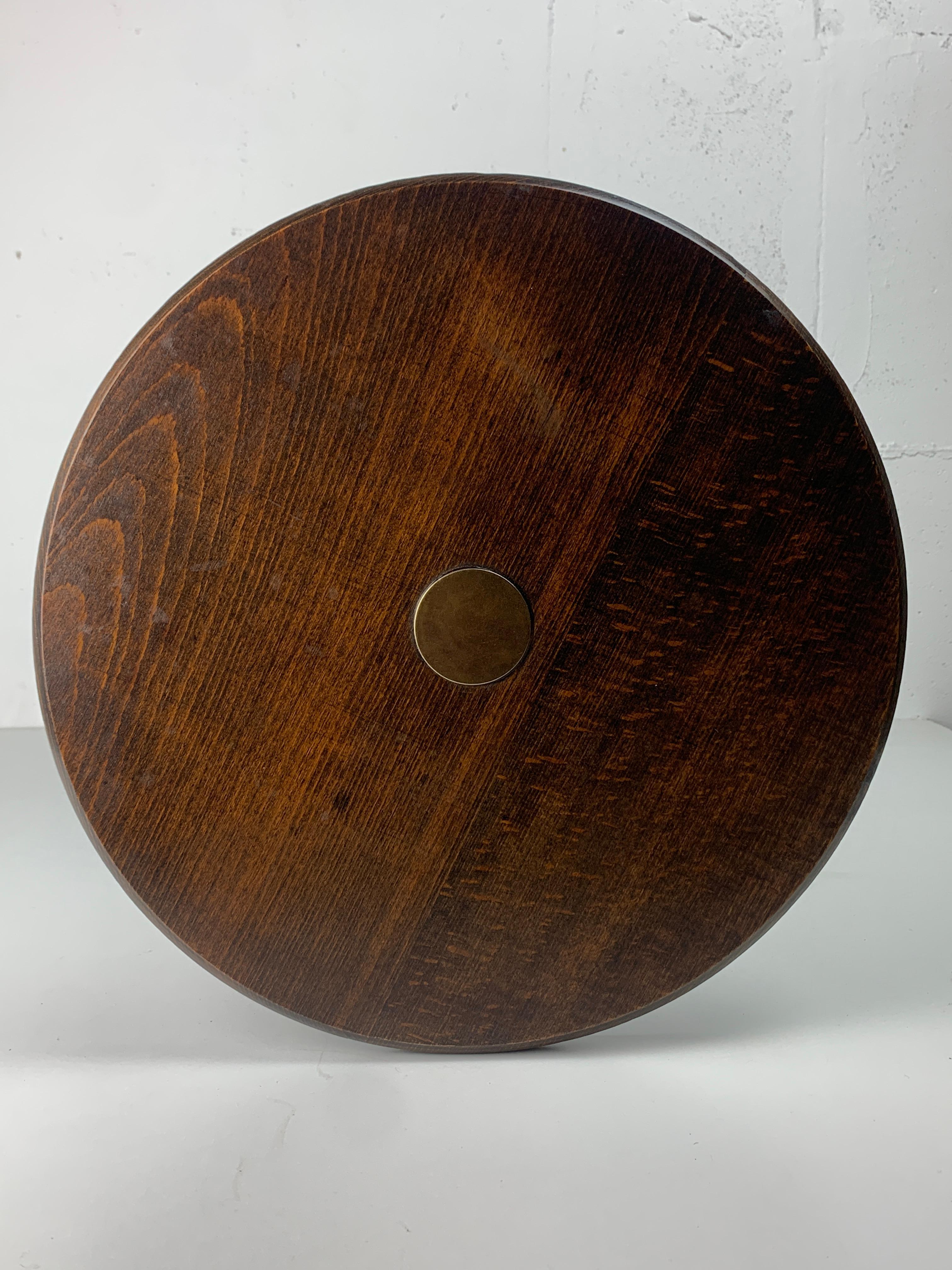 Table d'appoint brutaliste en bois tourné français, années 1950 en vente 3