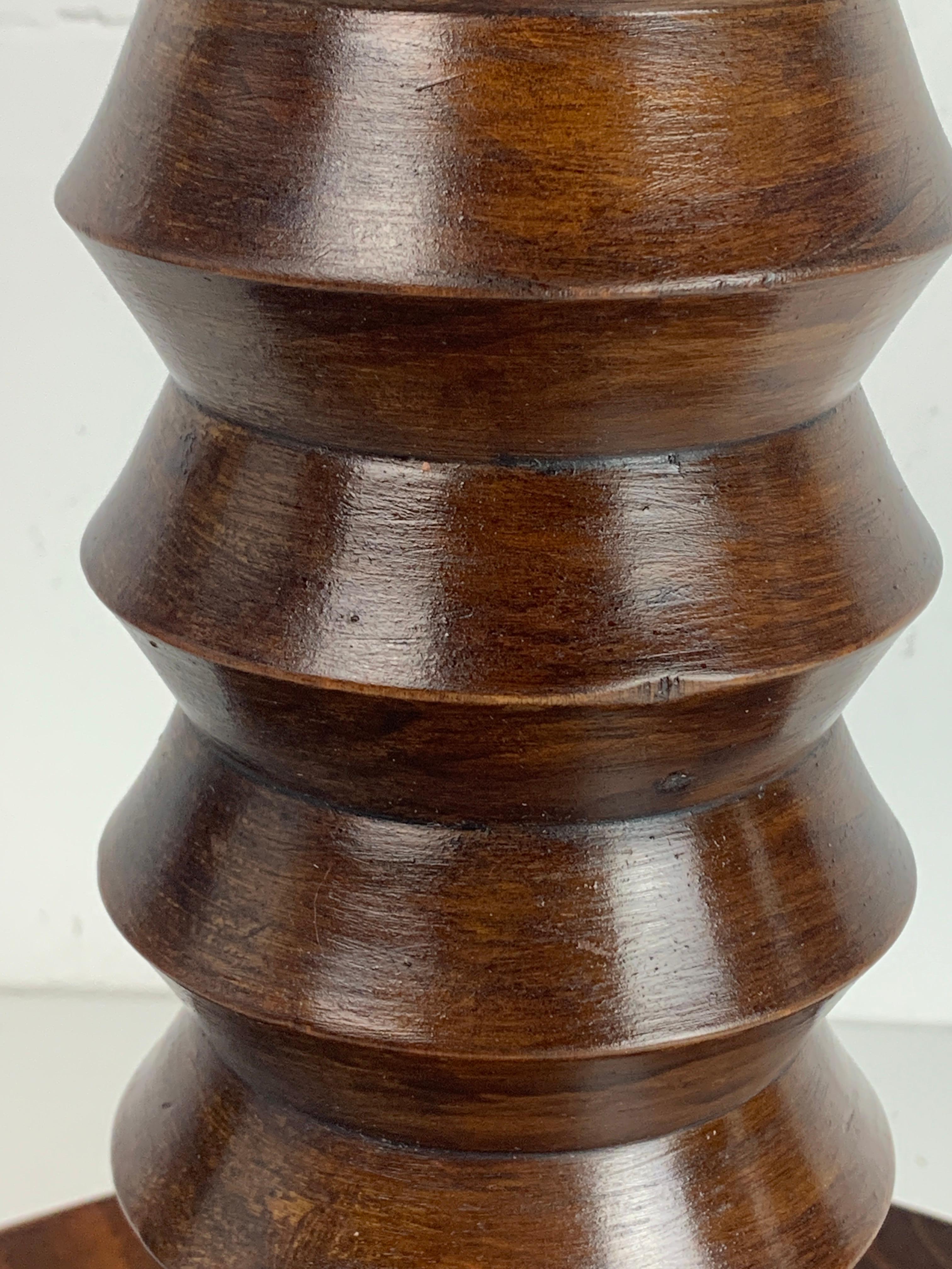 Tavolino da pressa per vino brutalista francese in Wood Wood tornito, anni '50 in vendita 4