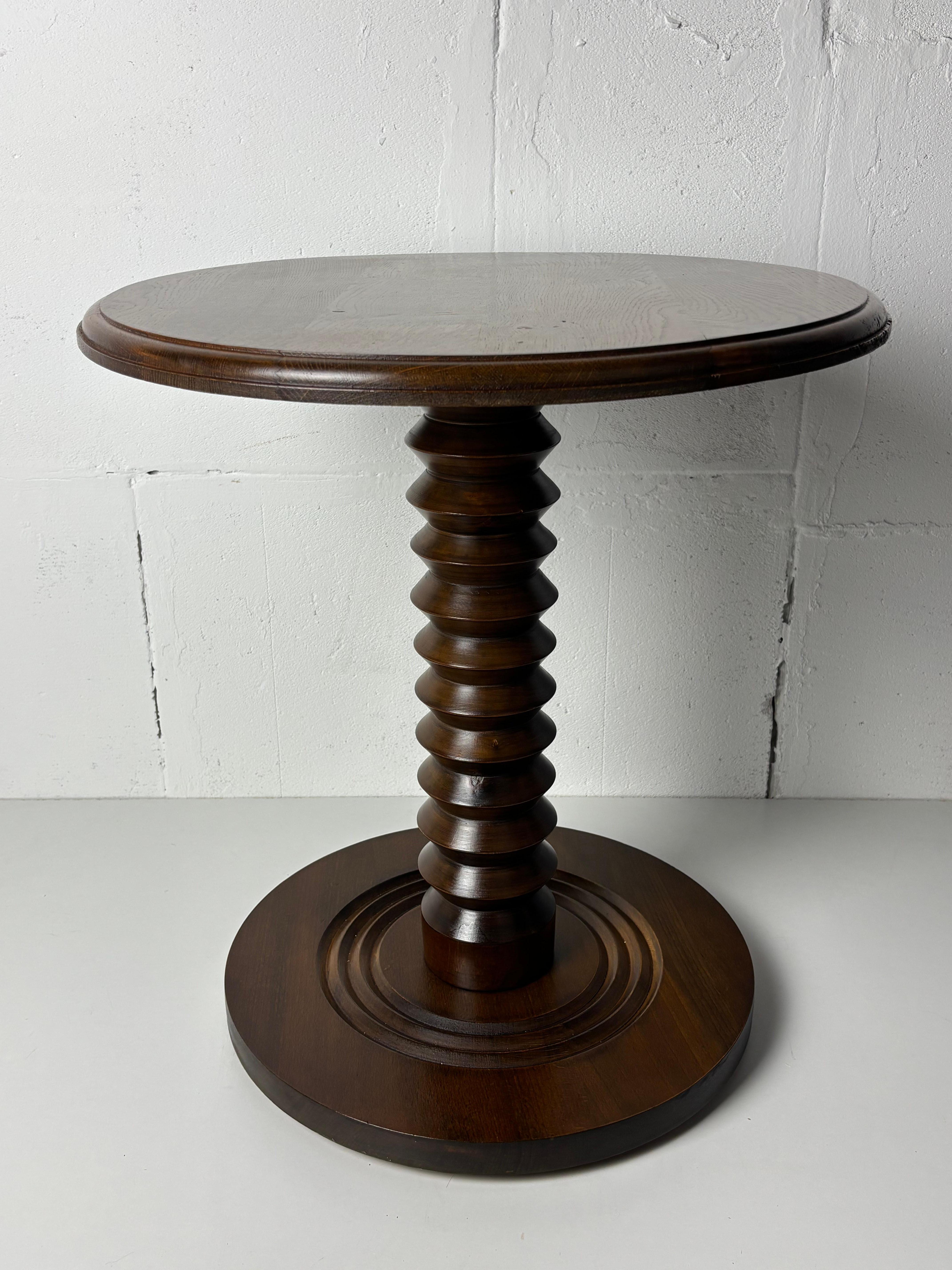 Mesa auxiliar Brutalista francesa de madera torneada para prensa de vino, años 50 en venta 5