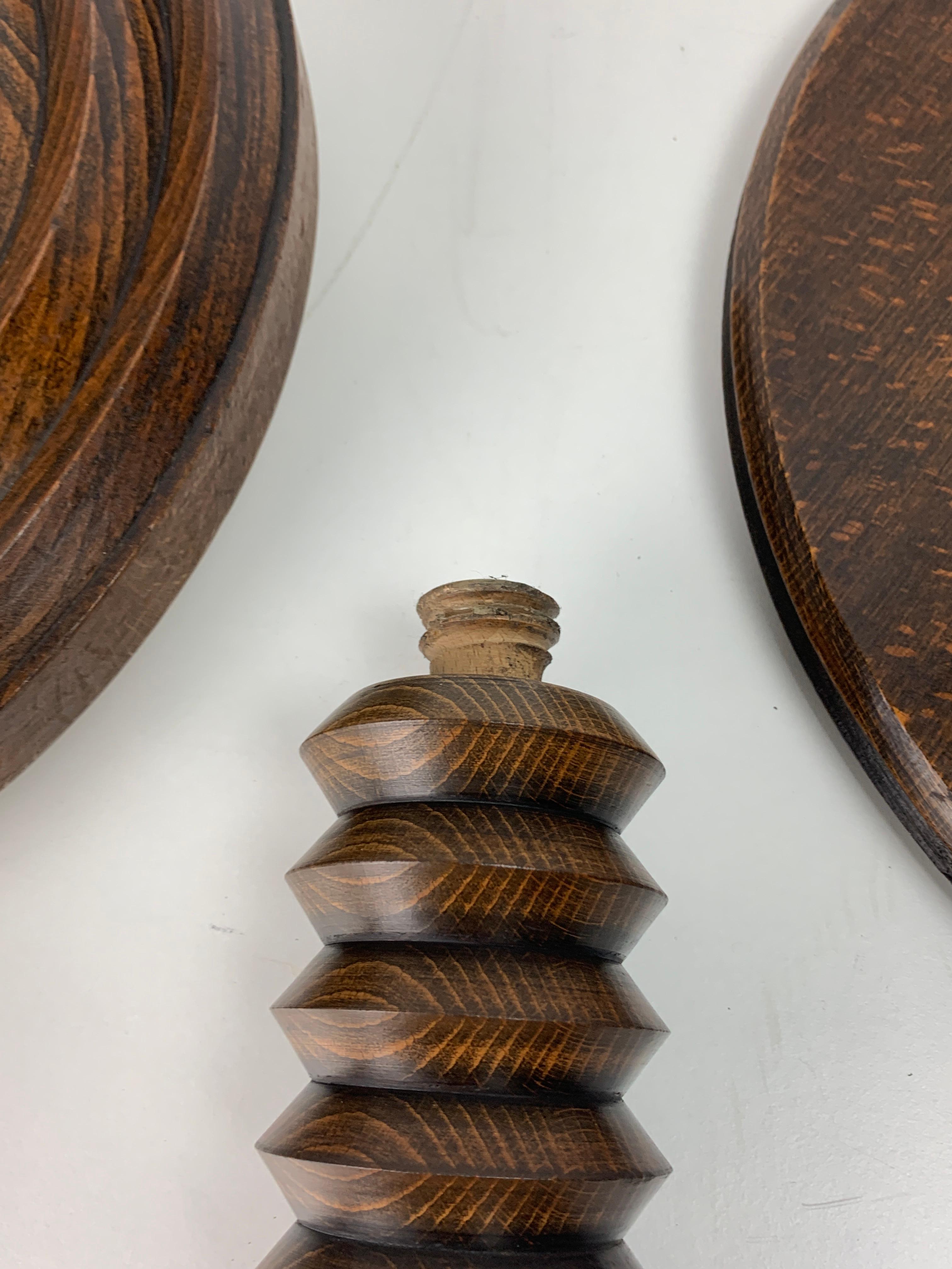 Table d'appoint brutaliste en bois tourné français, années 1950 en vente 9