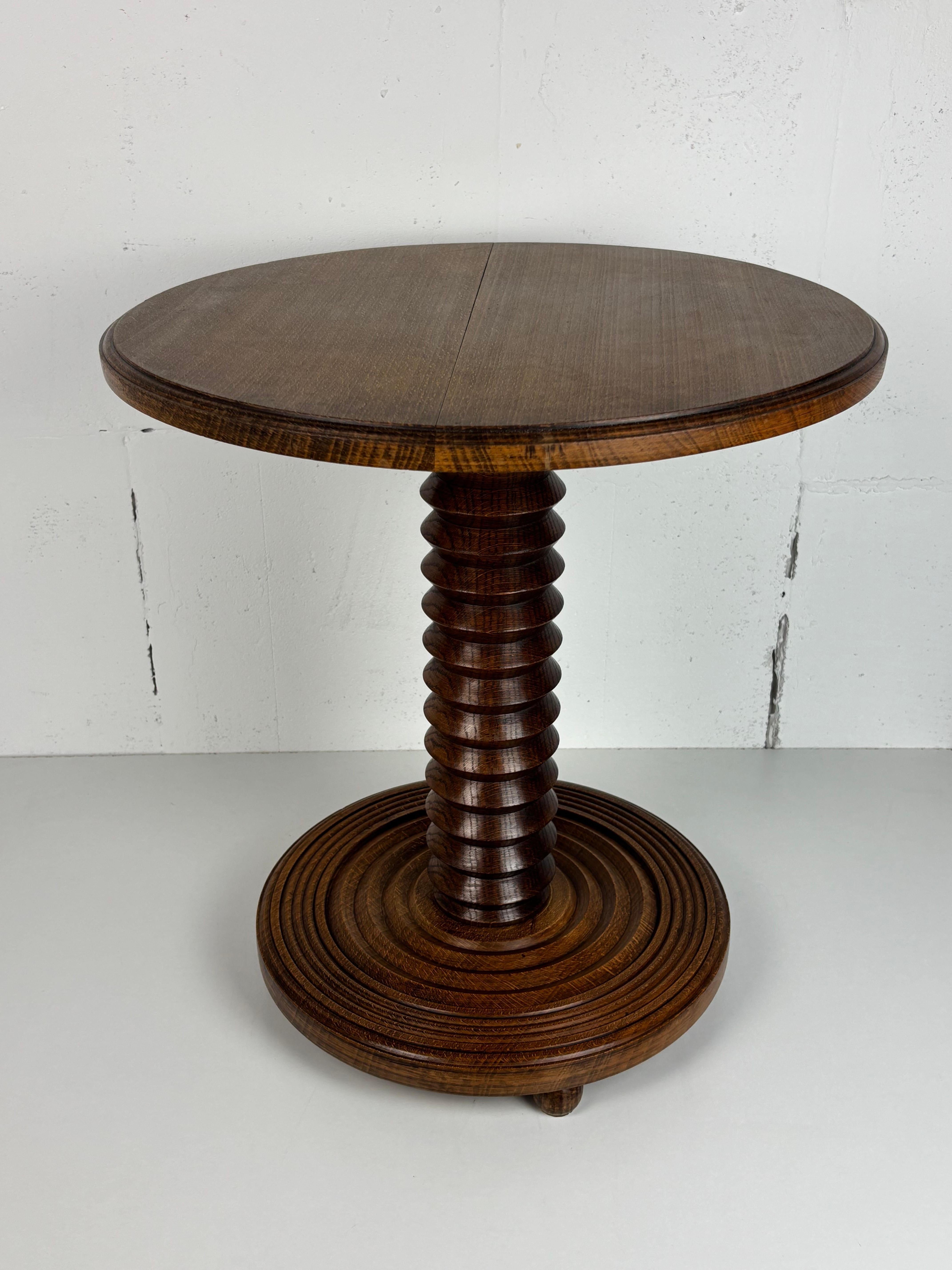 Mesa auxiliar Brutalista francesa de madera torneada para prensa de vino, años 50 Provincial francés en venta