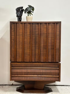 Brutalist Gentlemen’s Chest by Paul Evans, Walnut, Canada, 1975