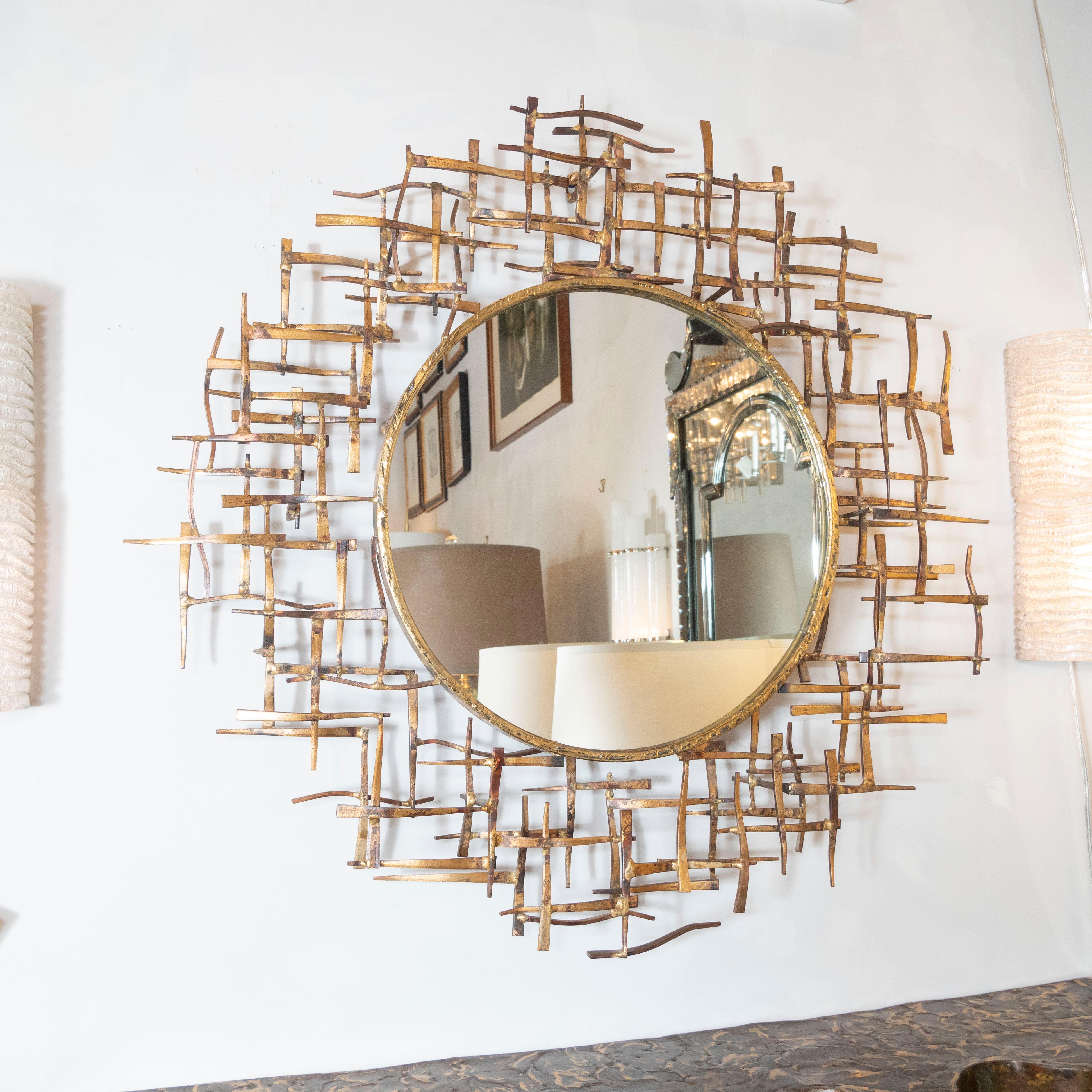 Brutalist Gilded Bronze Abstract Basketweave Pattern Circular Wall Mirror In Excellent Condition In New York, NY