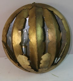 Brutalista Hierro Dorado y Espejo Tres luces escáneres un Par