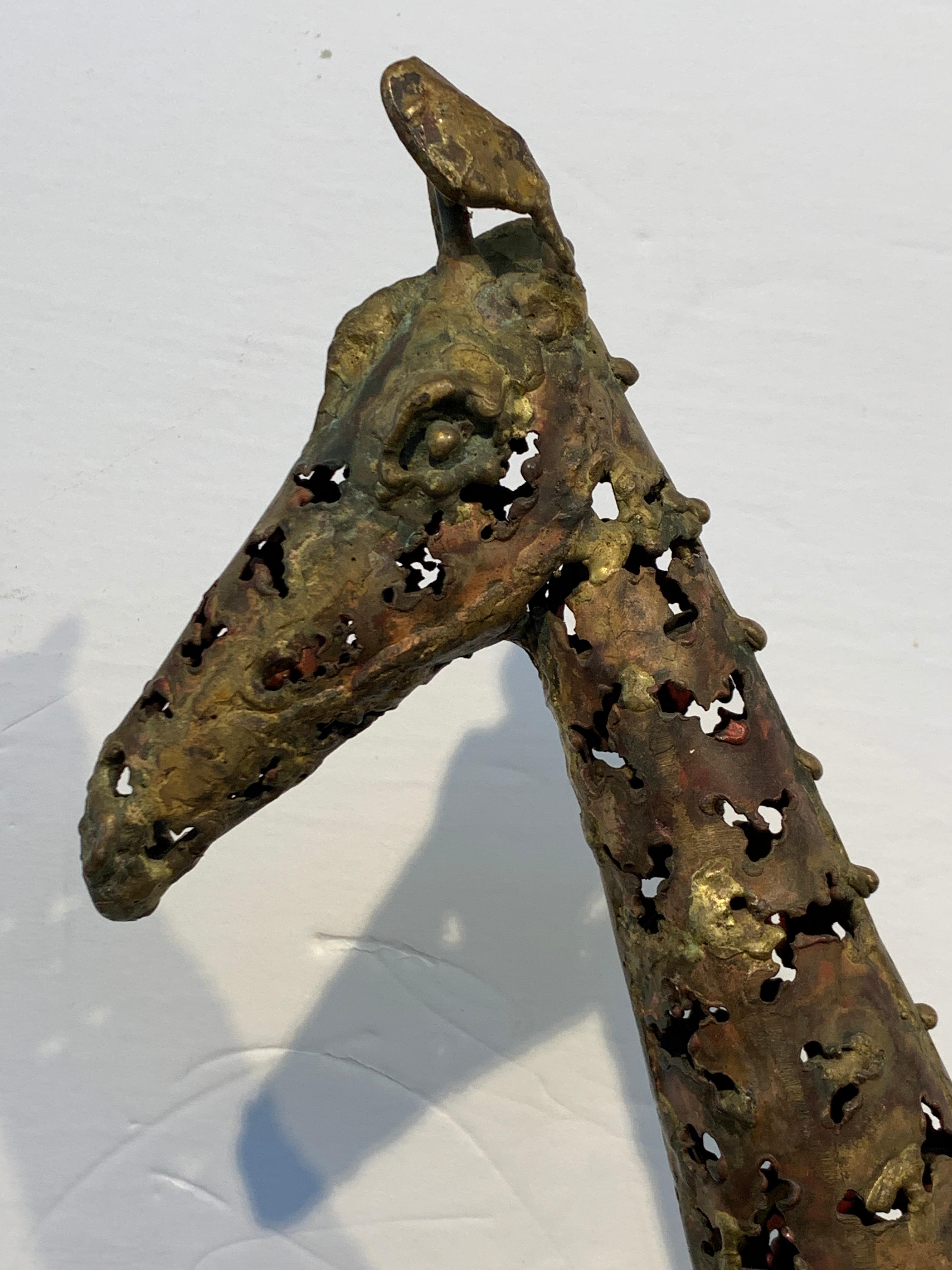 giraffe sculpture metal