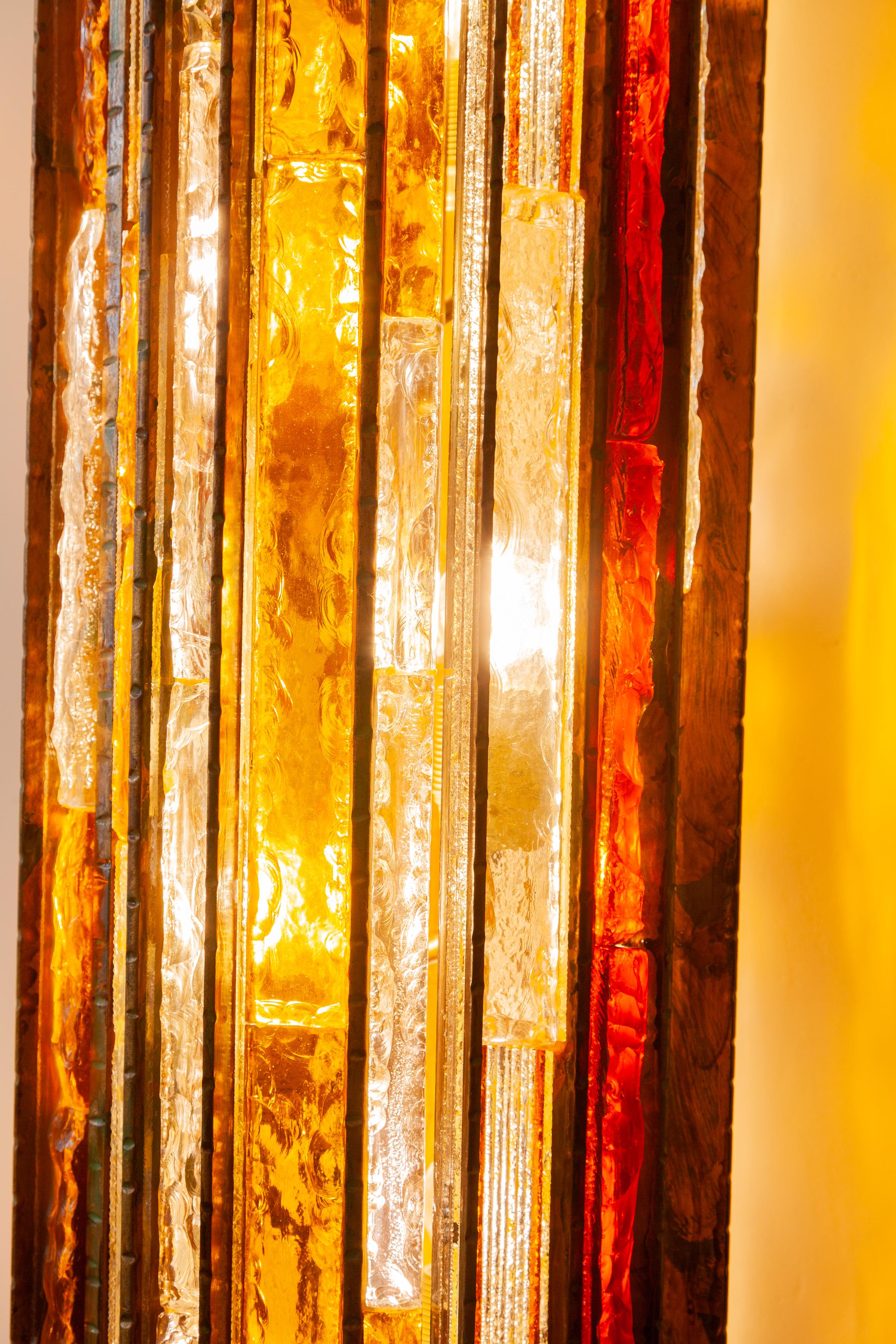 Große Bodenlampe aus brutalistischem Glas und vergoldet, 1970er Jahre, von Biancardi und Jordan Arte  im Zustand „Gut“ im Angebot in Antwerp, BE