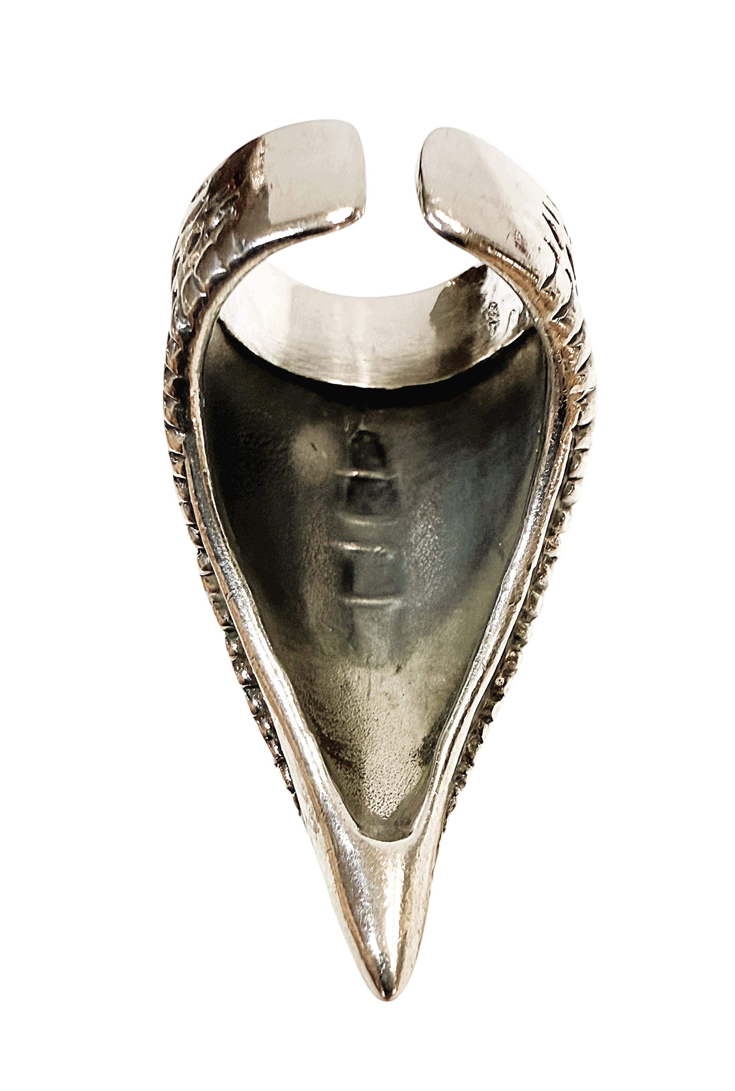 Modernist Brutalist Gothic 925 Sterling Silver Bird Talon Ring Size 6 to 6.25 For Sale