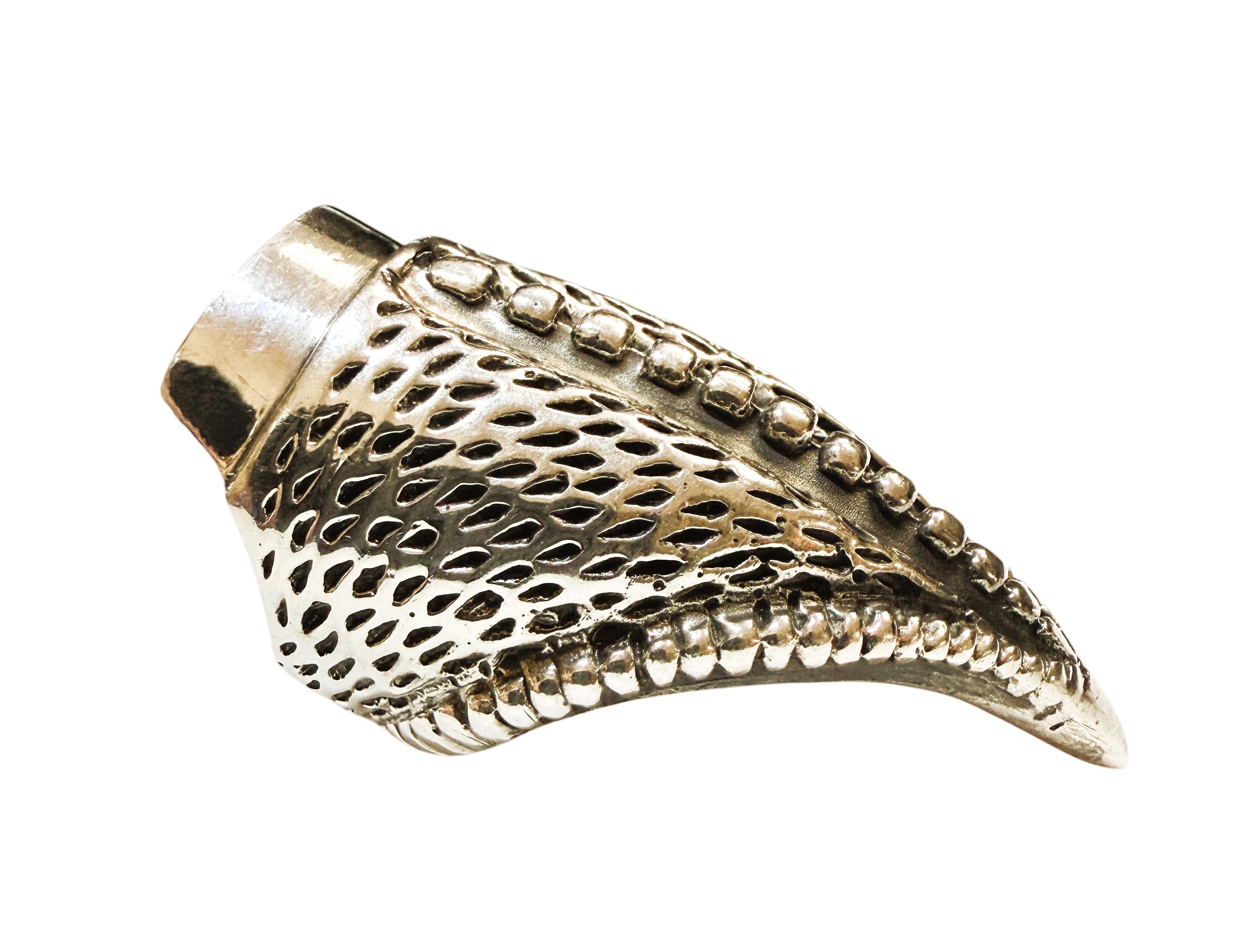 Brutalist Gothic 925 Sterling Silver Bird Talon Ring Size 6 to 6.25 For Sale 4