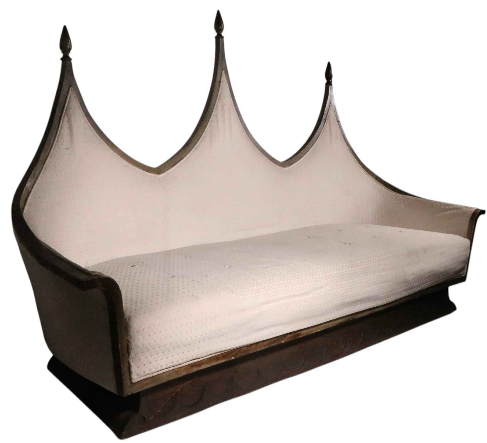 Brutalist Gothic Boho Style Cathedral Style Sofa after Mont Pearsall c. 1970's in vendita 5
