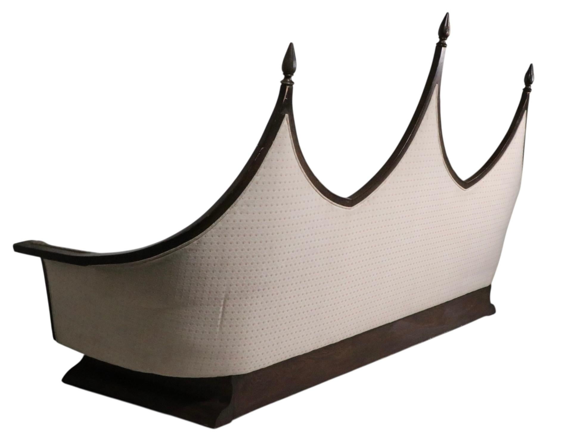 Brutalist Gothic Boho Style Cathedral Style Sofa after Mont Pearsall c. 1970's in vendita 6
