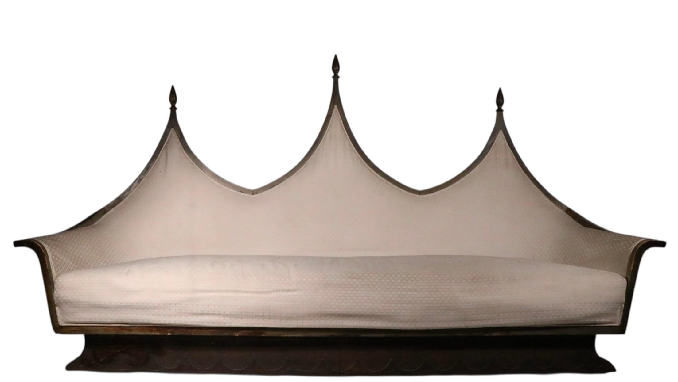 Brutalist Gothic Boho Style Cathedral Style Sofa after Mont Pearsall c. 1970's in vendita 2