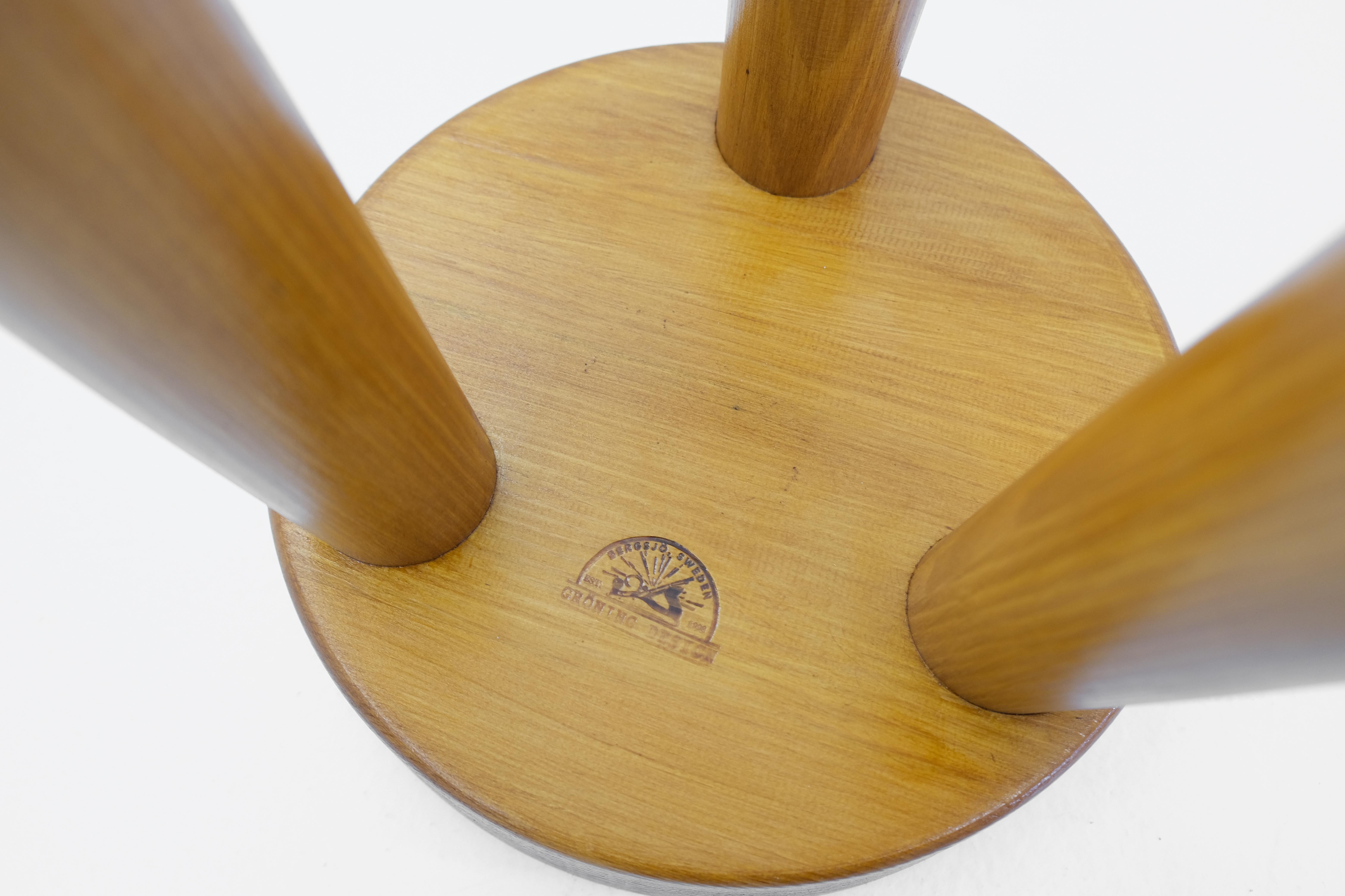 Brutalist Gröning Design tripod stool, Sweden, 1990s For Sale 1