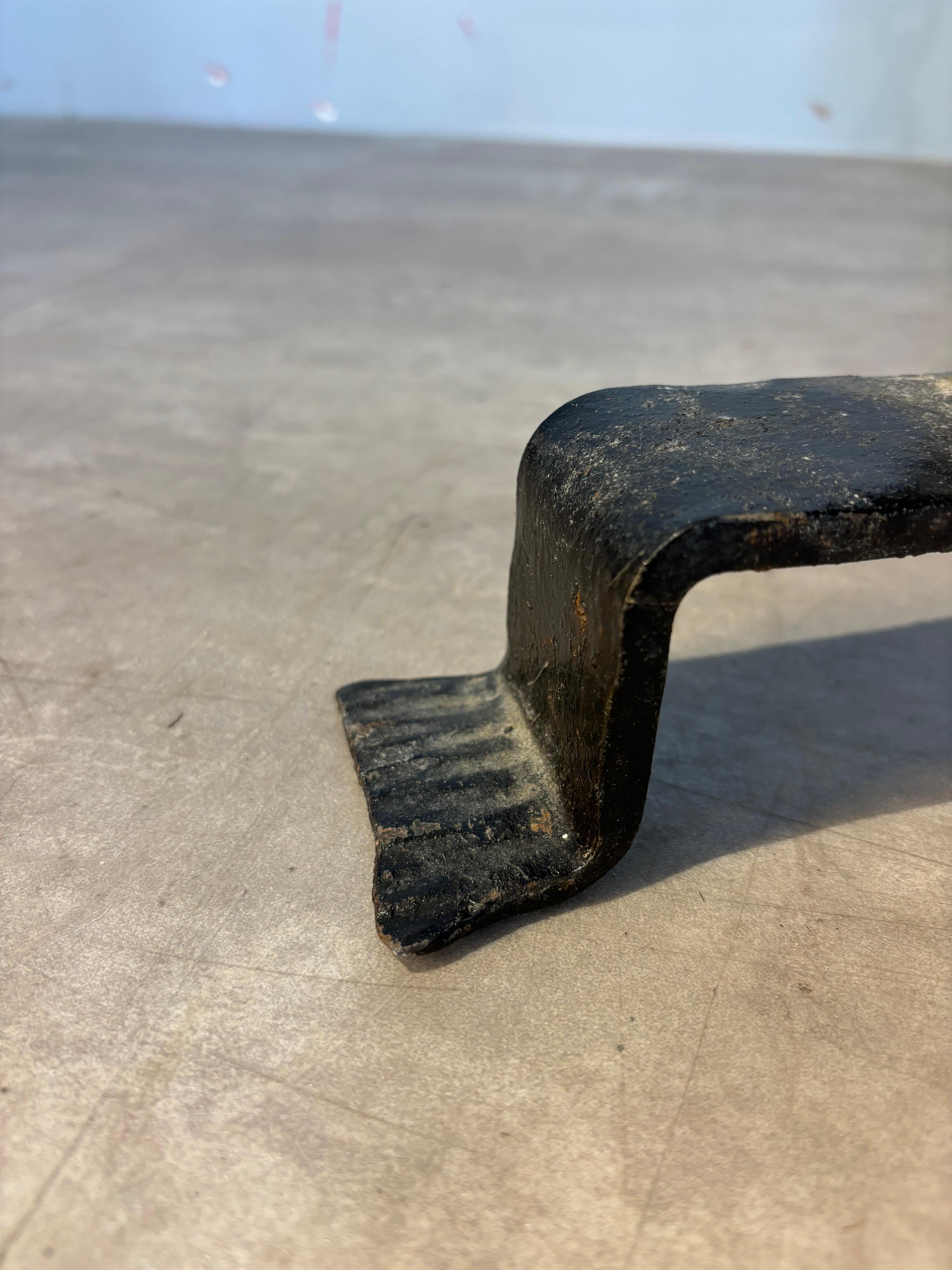 Brutalist guéridon attributed to Atelier Marolles For Sale 8