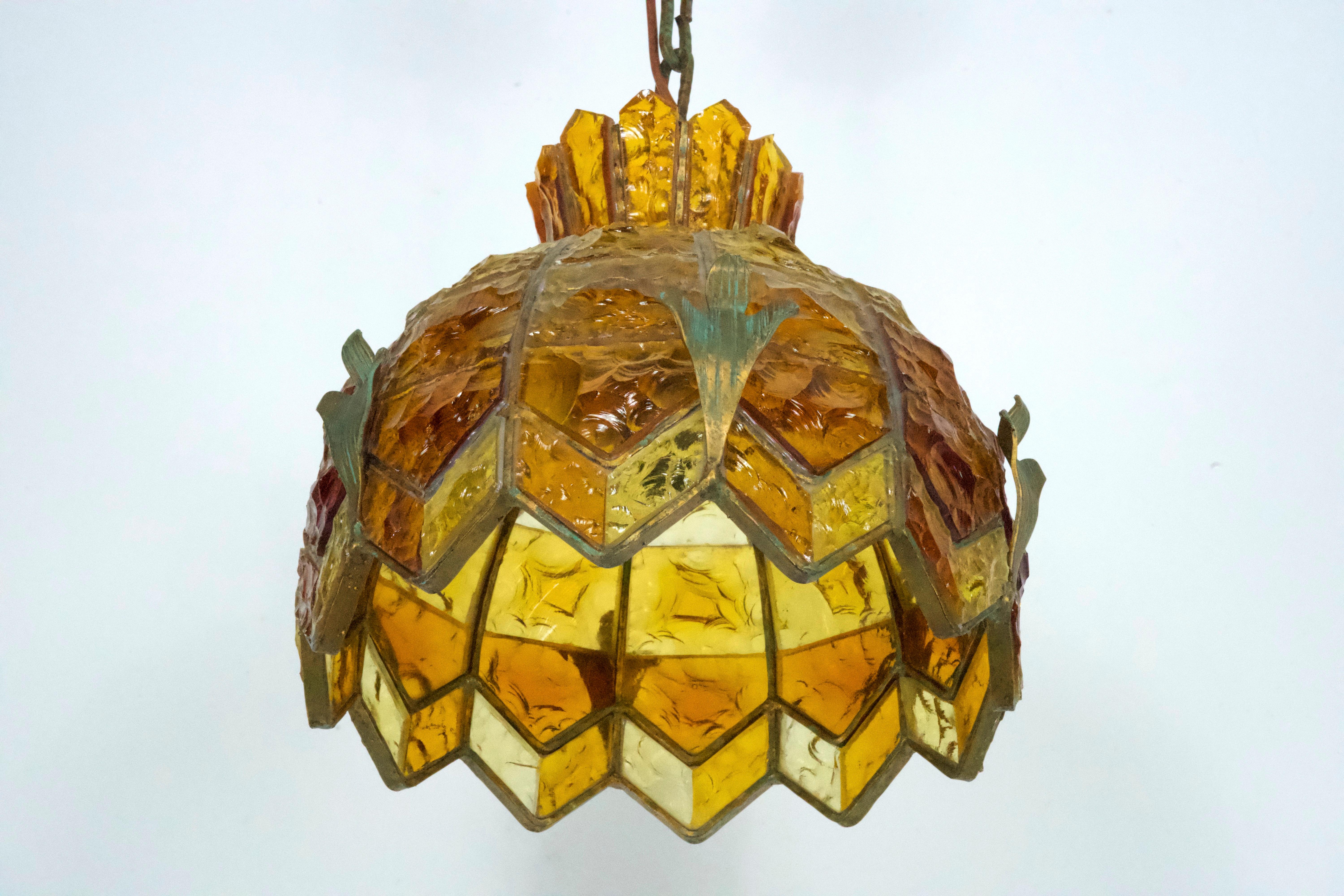 Brutalist Hammered Glass Chandelier by Longobard, Italy, 1970s In Good Condition For Sale In Catania, CT