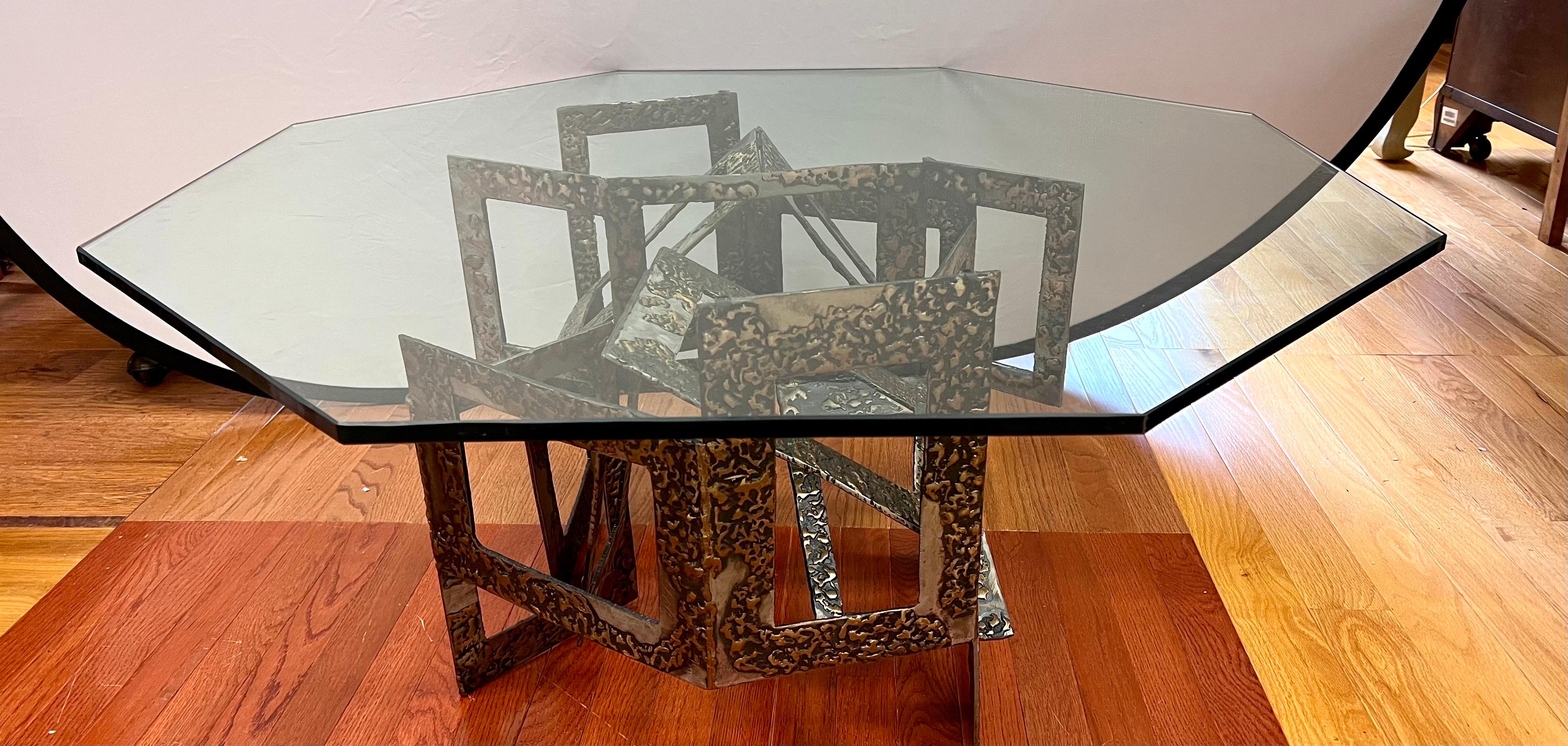 Brutalist Hammered Metal and Glass Sculptural Octagonal Cocktail Coffee Table In Good Condition For Sale In West Hartford, CT