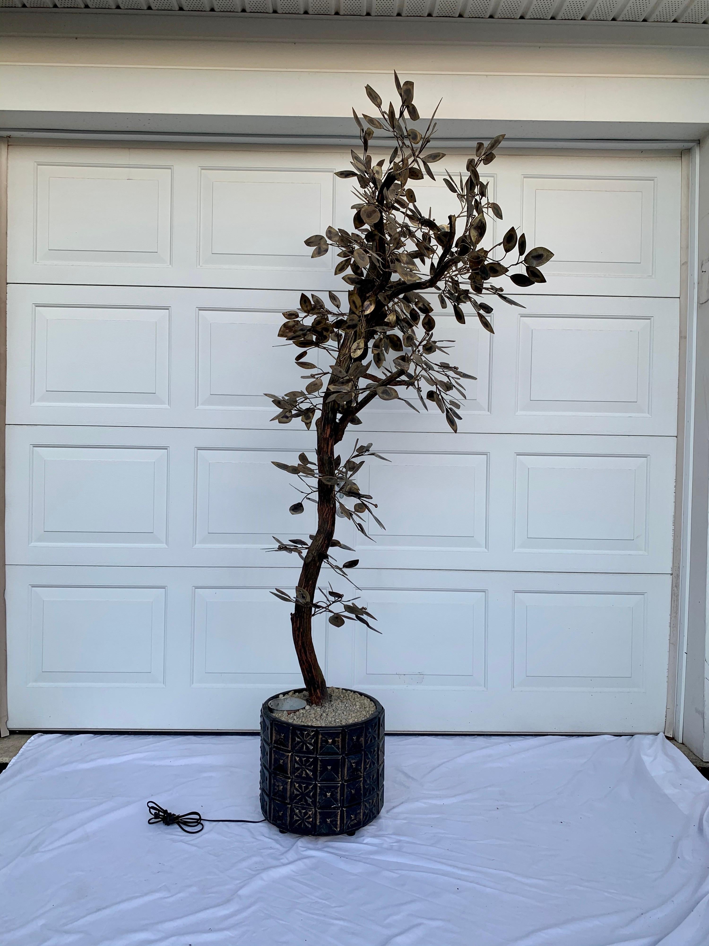Brutalist Hammered Metal Tree Sculpture with Uplight, Curtis Jere, 1960s In Good Condition For Sale In Lambertville, NJ
