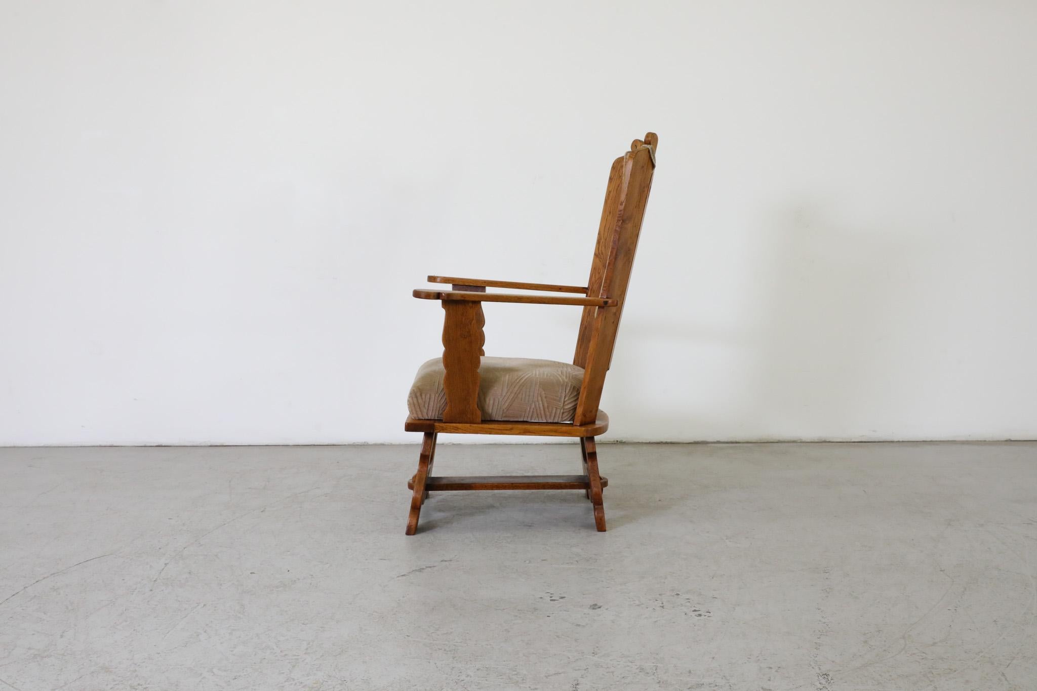 Brutalistische, handgeschnitzte Sessel aus Eiche mit hoher Rückenlehne und Originalpolstern (Mitte des 20. Jahrhunderts) im Angebot