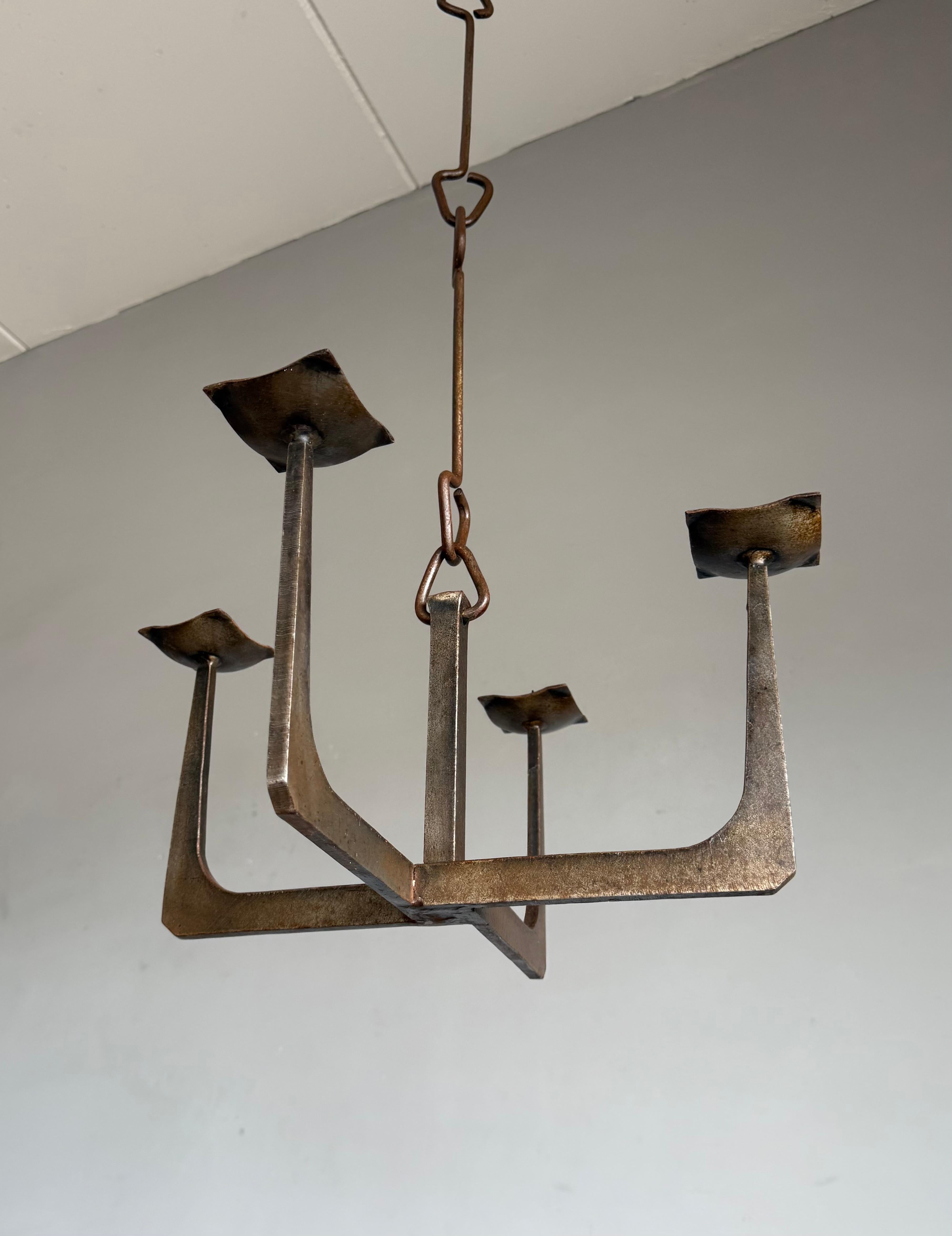 Lustre à bougie en fer forgé à la main, France 1950s, Pendentif sculptural en vente 3