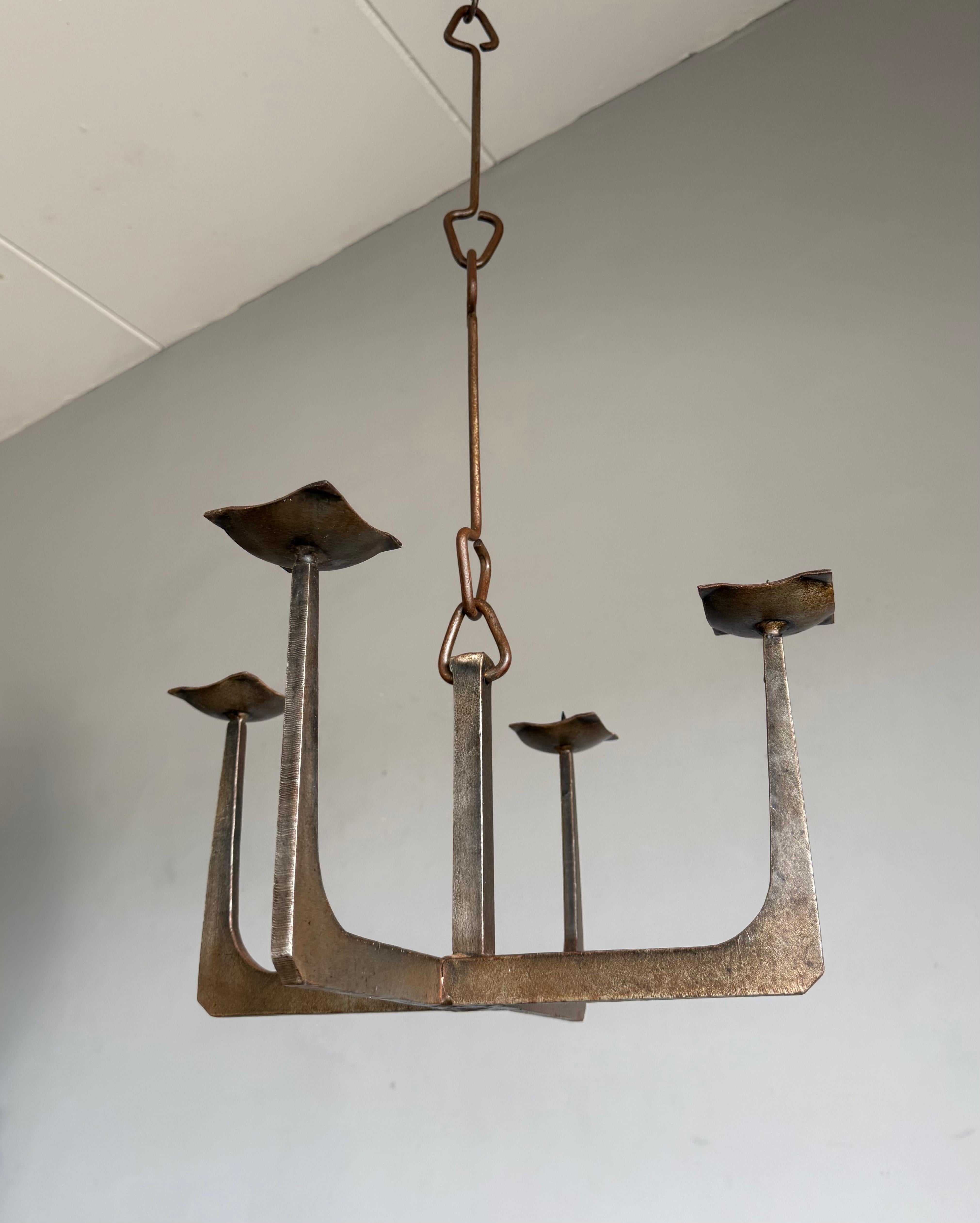 Lustre à bougie en fer forgé à la main, France 1950s, Pendentif sculptural en vente 7