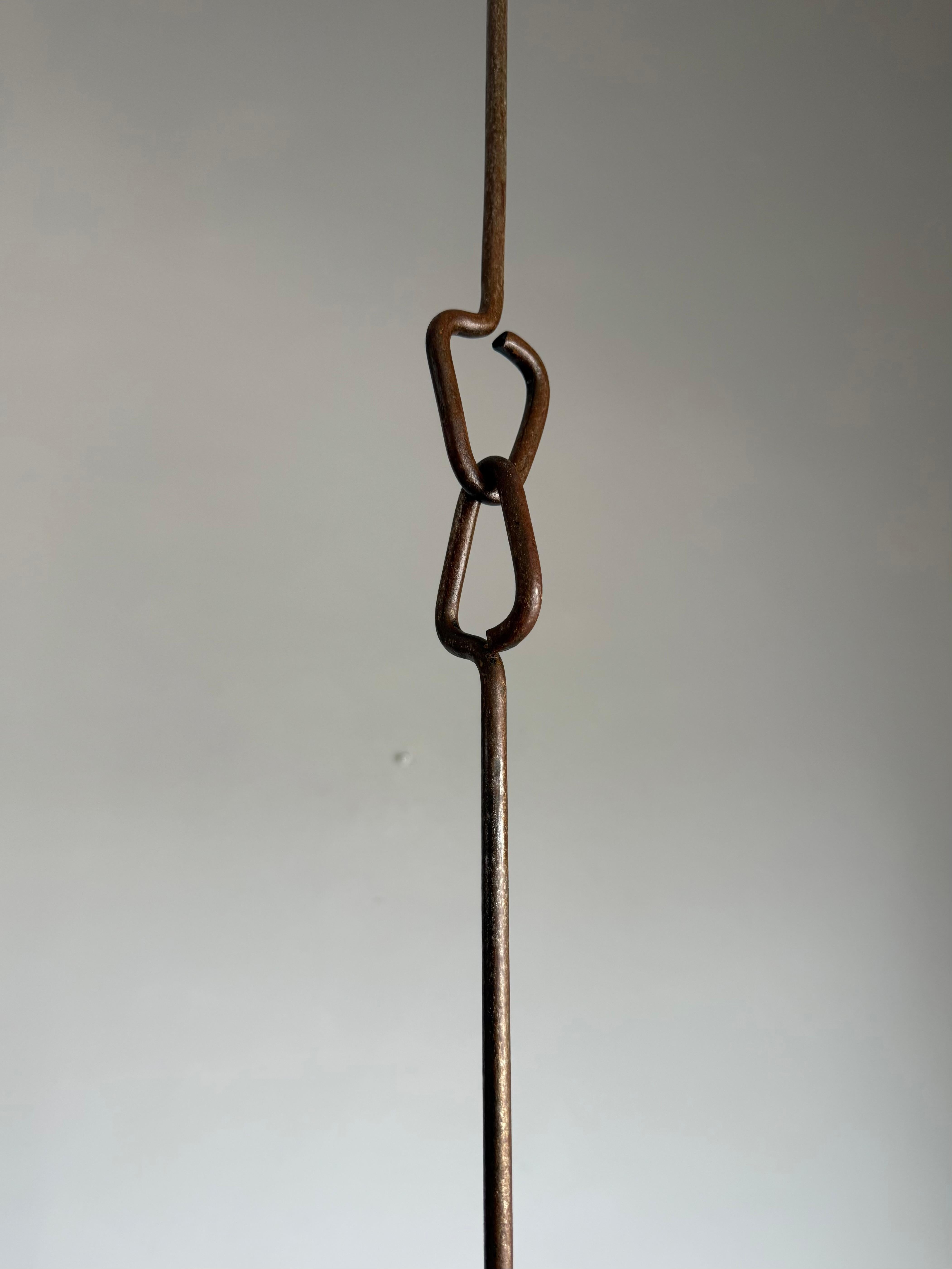 Lustre à bougie en fer forgé à la main, France 1950s, Pendentif sculptural en vente 12