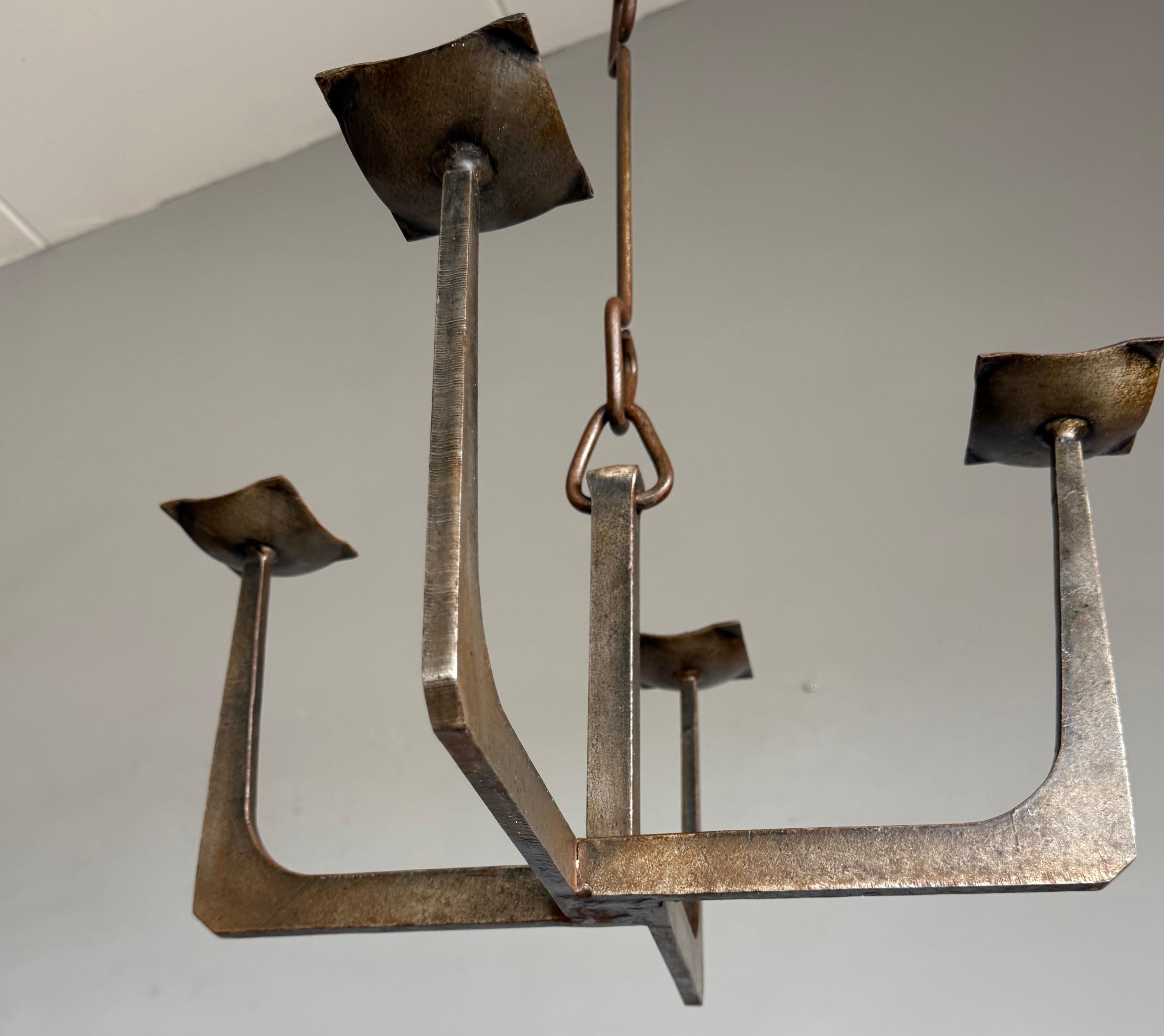 Forgé Lustre à bougie en fer forgé à la main, France 1950s, Pendentif sculptural en vente