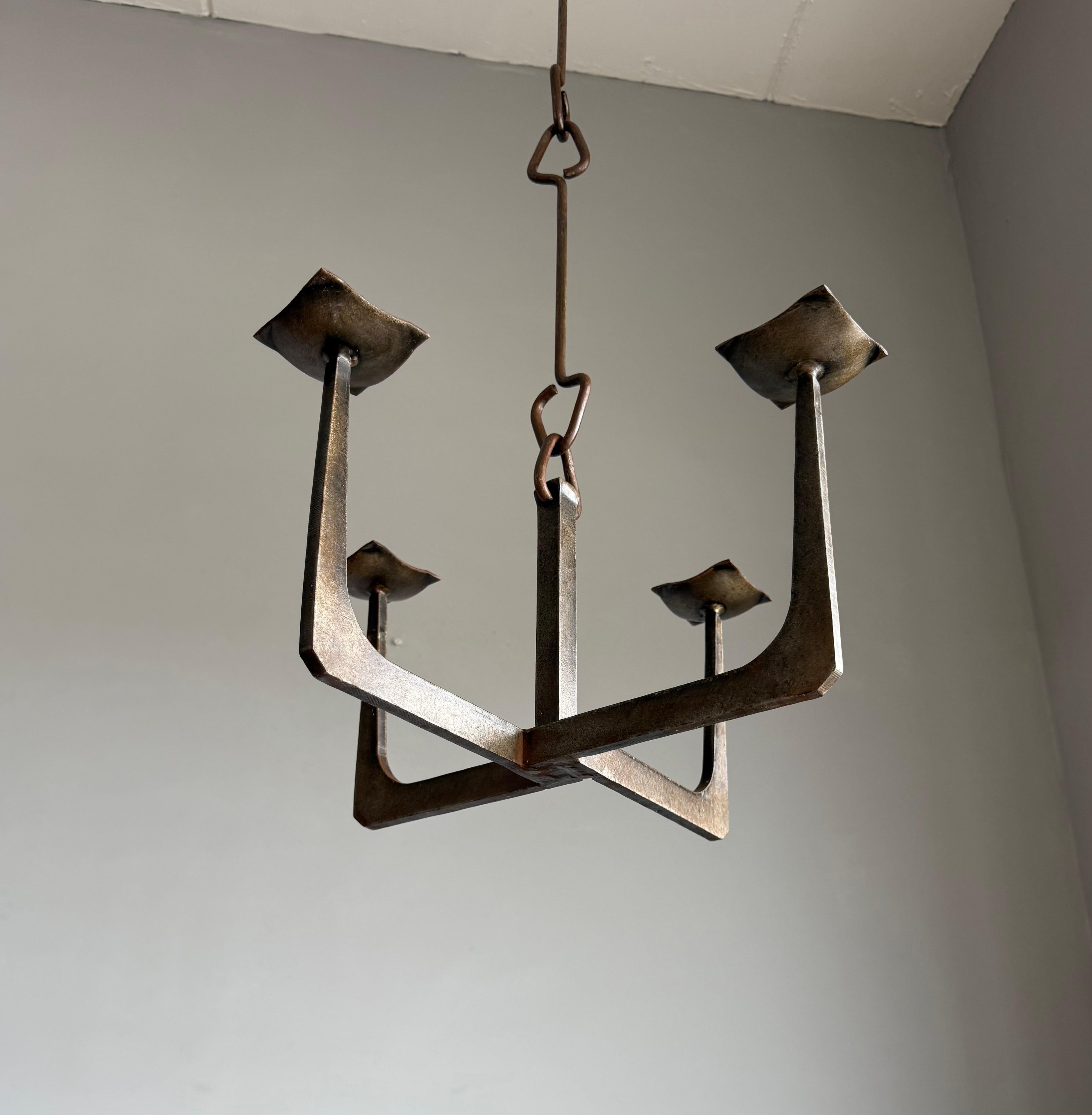 Fer forgé Lustre à bougie en fer forgé à la main, France 1950s, Pendentif sculptural en vente