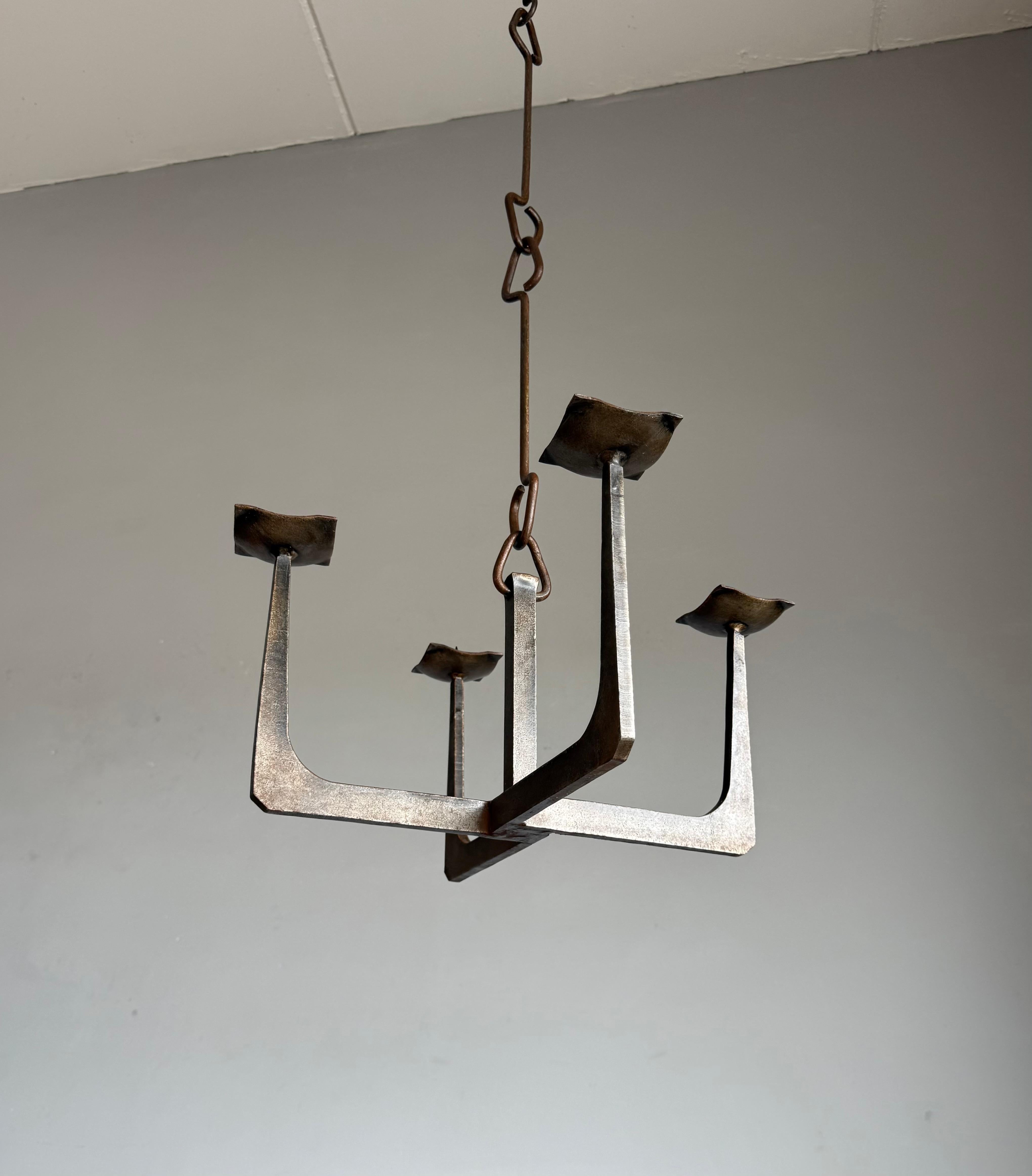 Lustre à bougie en fer forgé à la main, France 1950s, Pendentif sculptural en vente 1