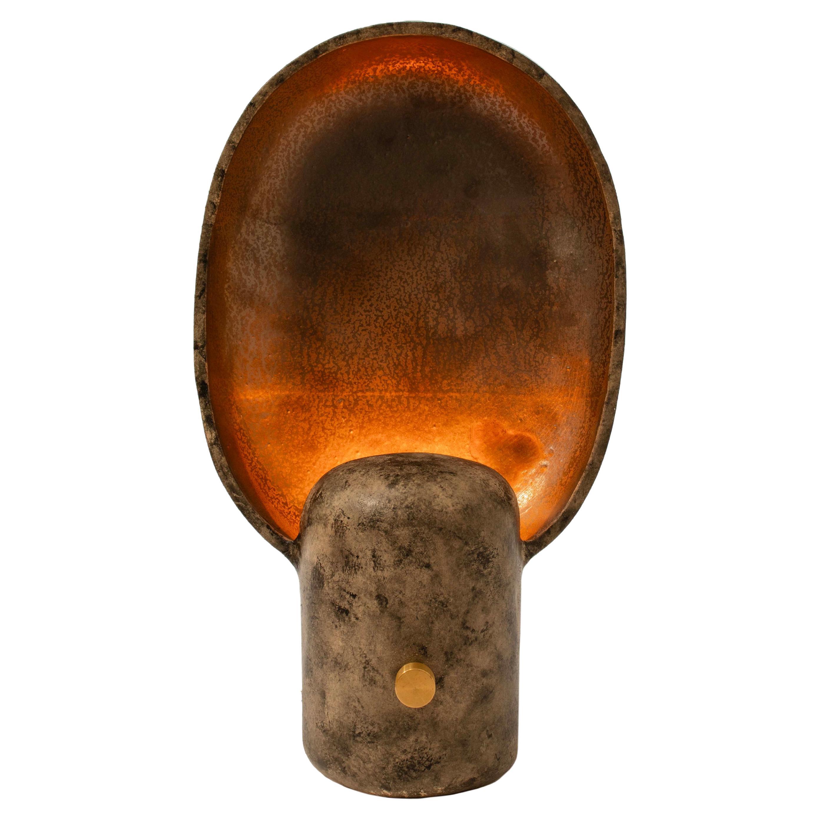 Lampada da tavolo in ceramica brutalista, fatta a mano, Paddle Lamp di Streicher Goods